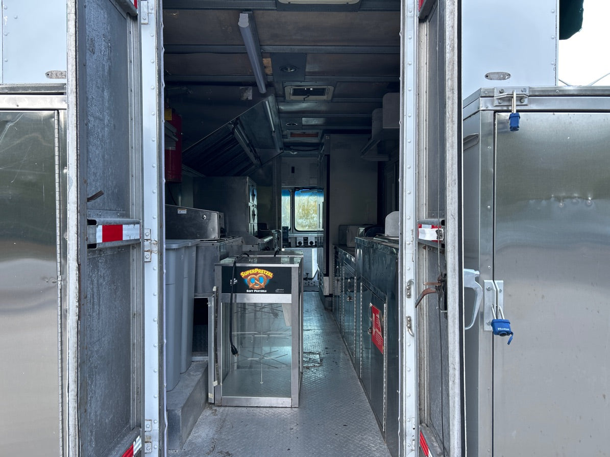 2008 - Workhorse Vending Truck - 1551