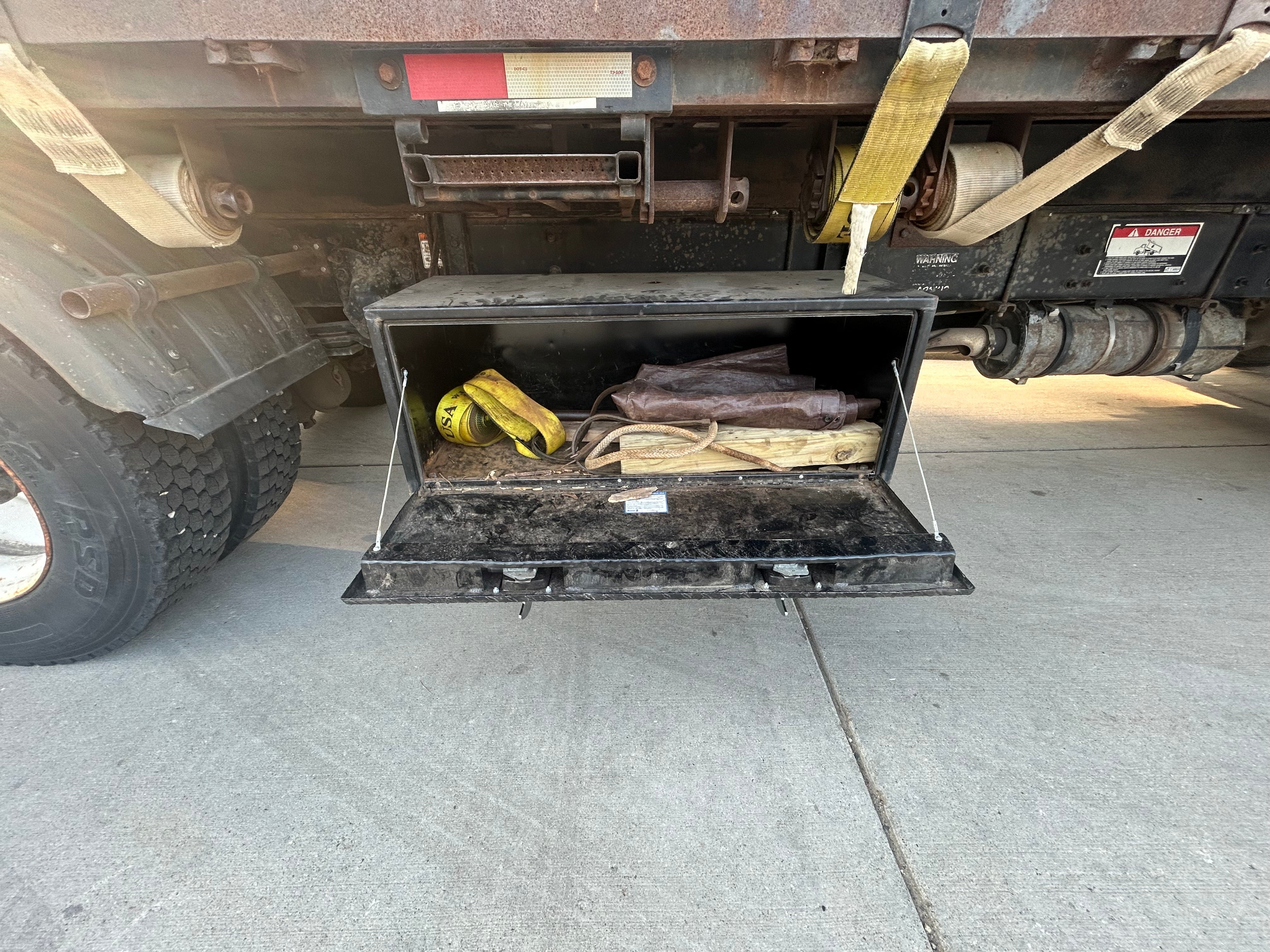 2008 - Freightliner M2 - 1379
