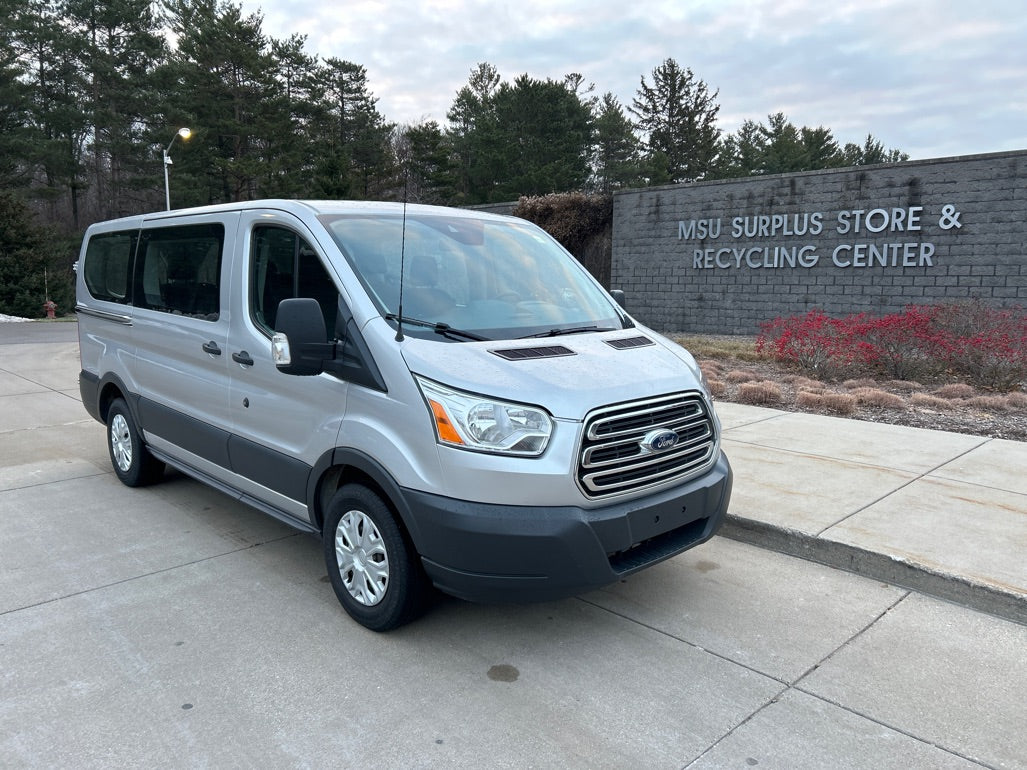 2017 - Ford Transit Cargo Van XLT 150 - W303