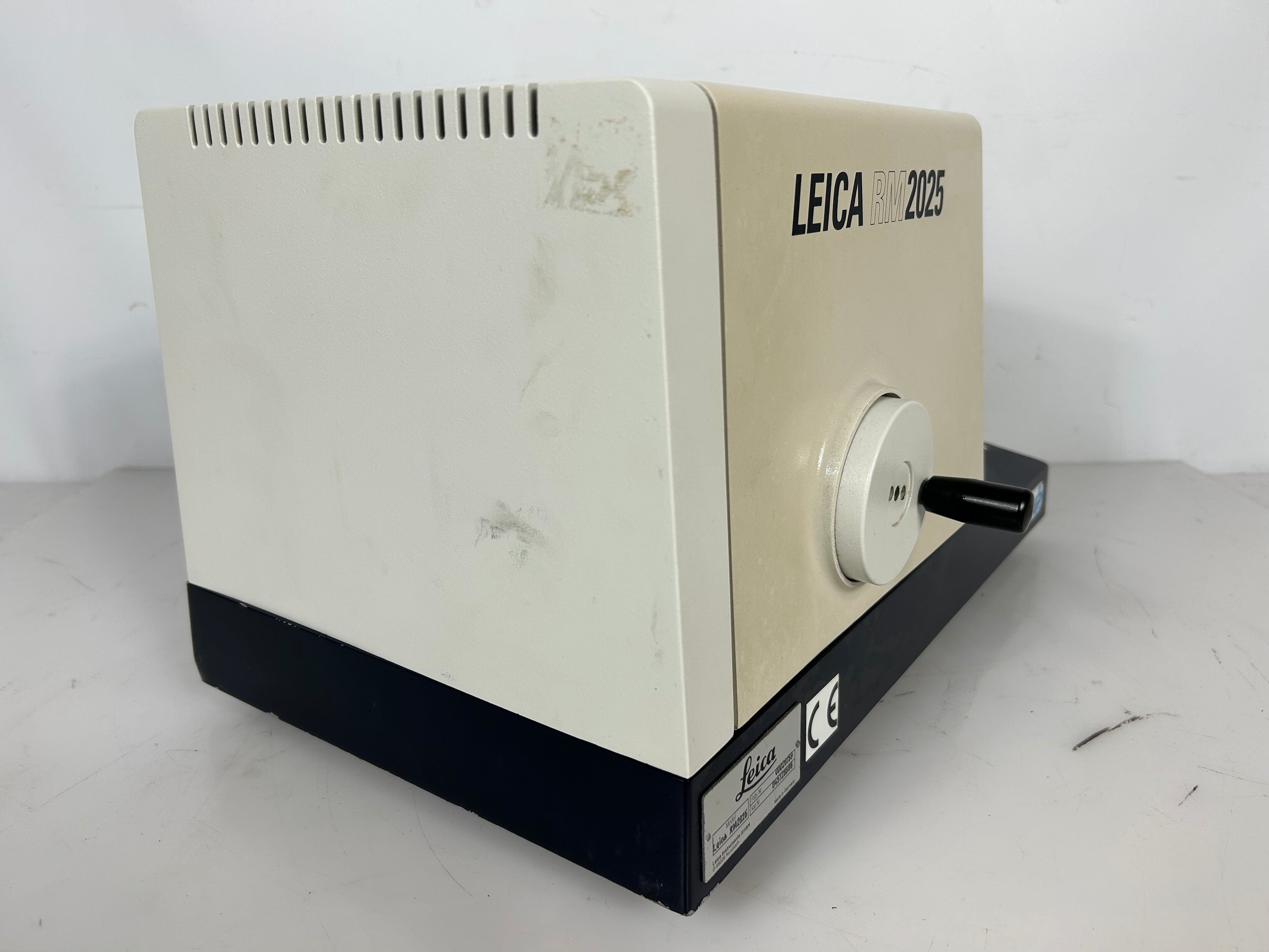 Leica RM2025 Manual Rotary Microtome