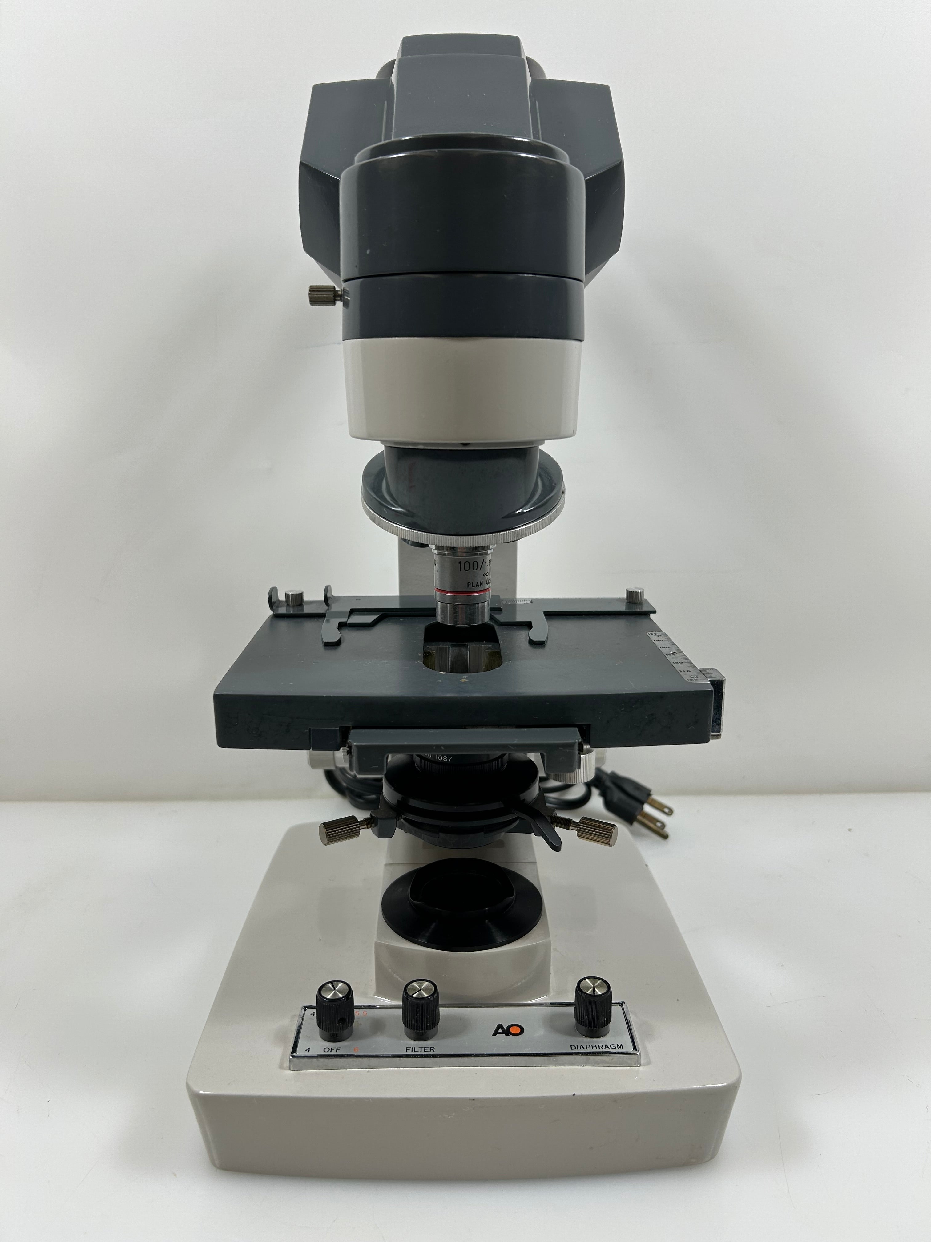 American Optical One-Ten Microstar Laboratory Microscope *Untested*