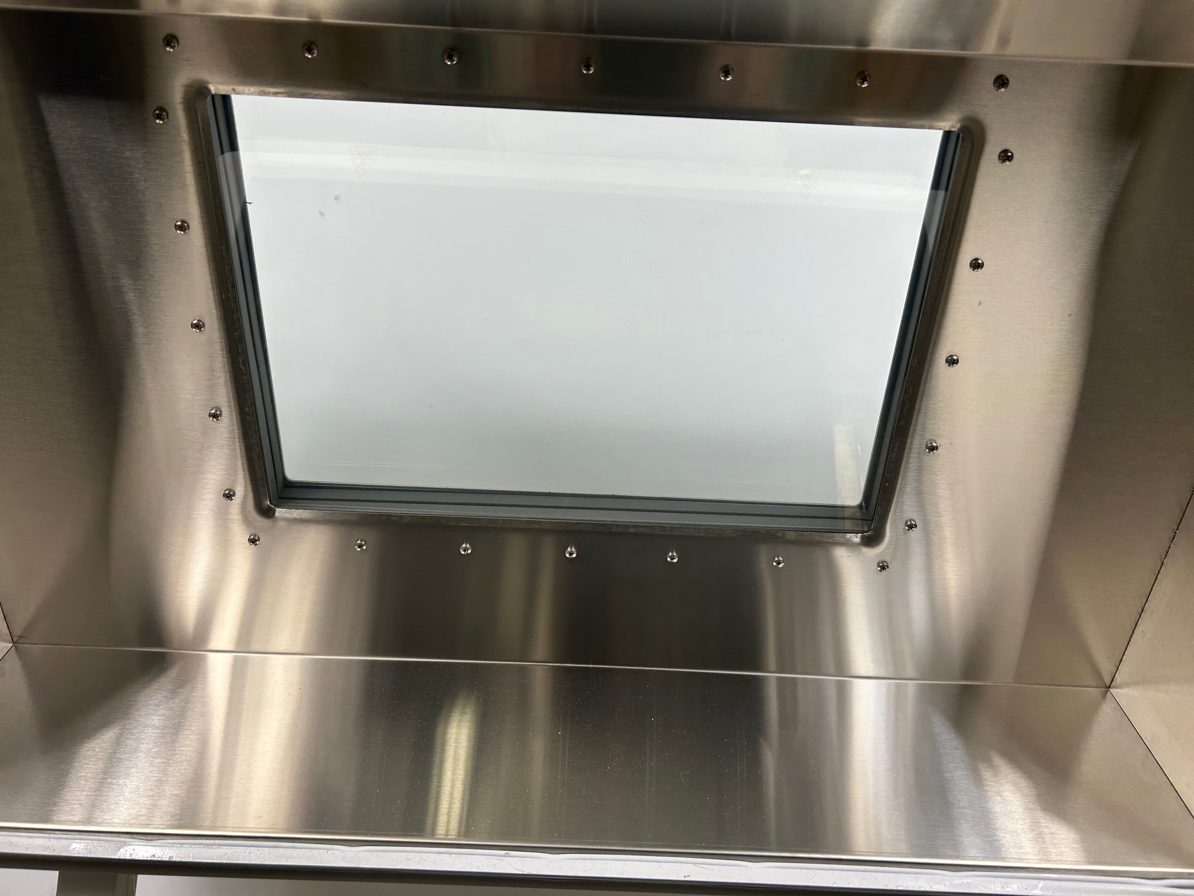 New Brunswick I2500 Incubator Shaker *Untested*