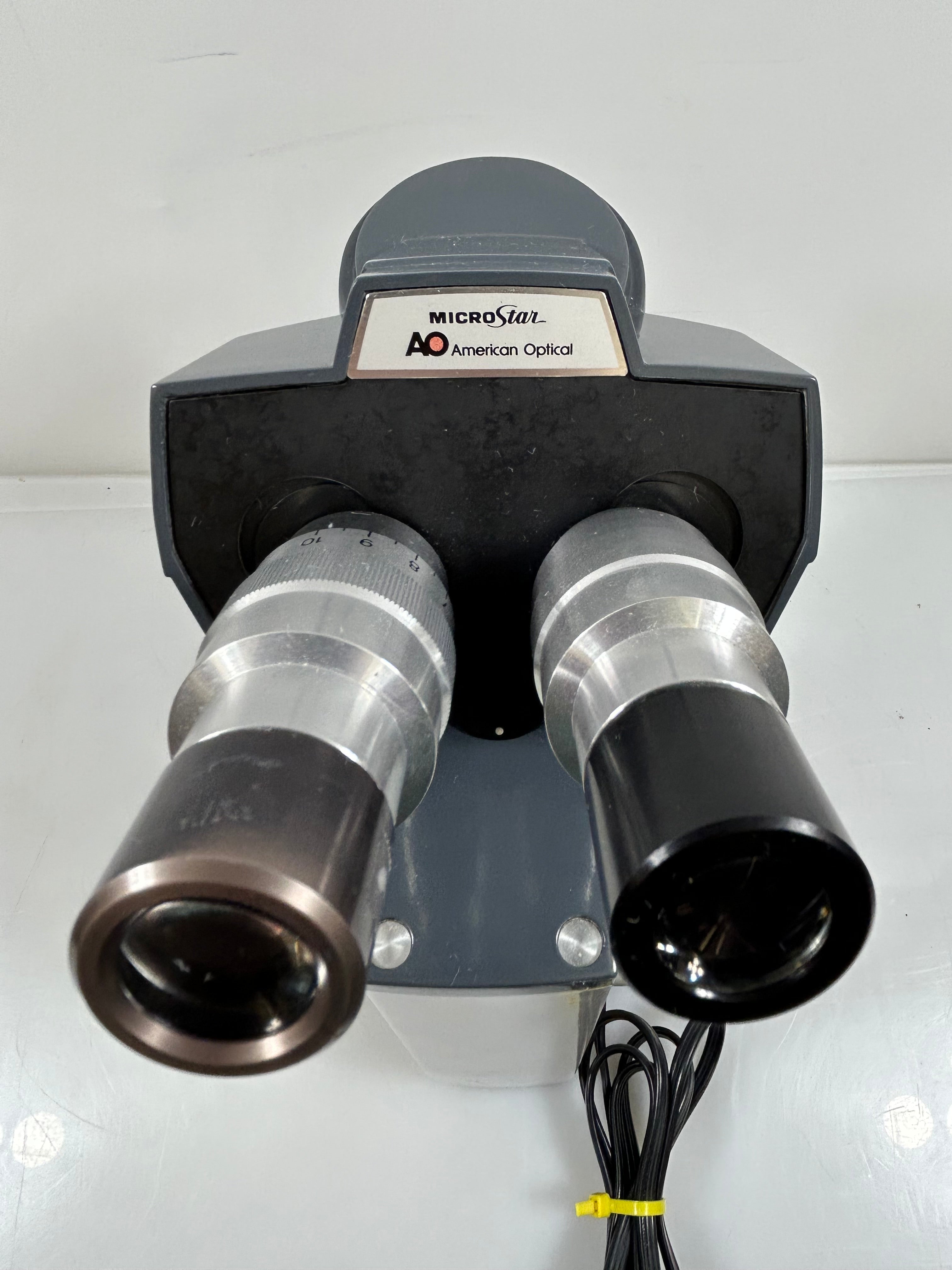 American Optical One-Ten Microstar Laboratory Microscope *Untested*