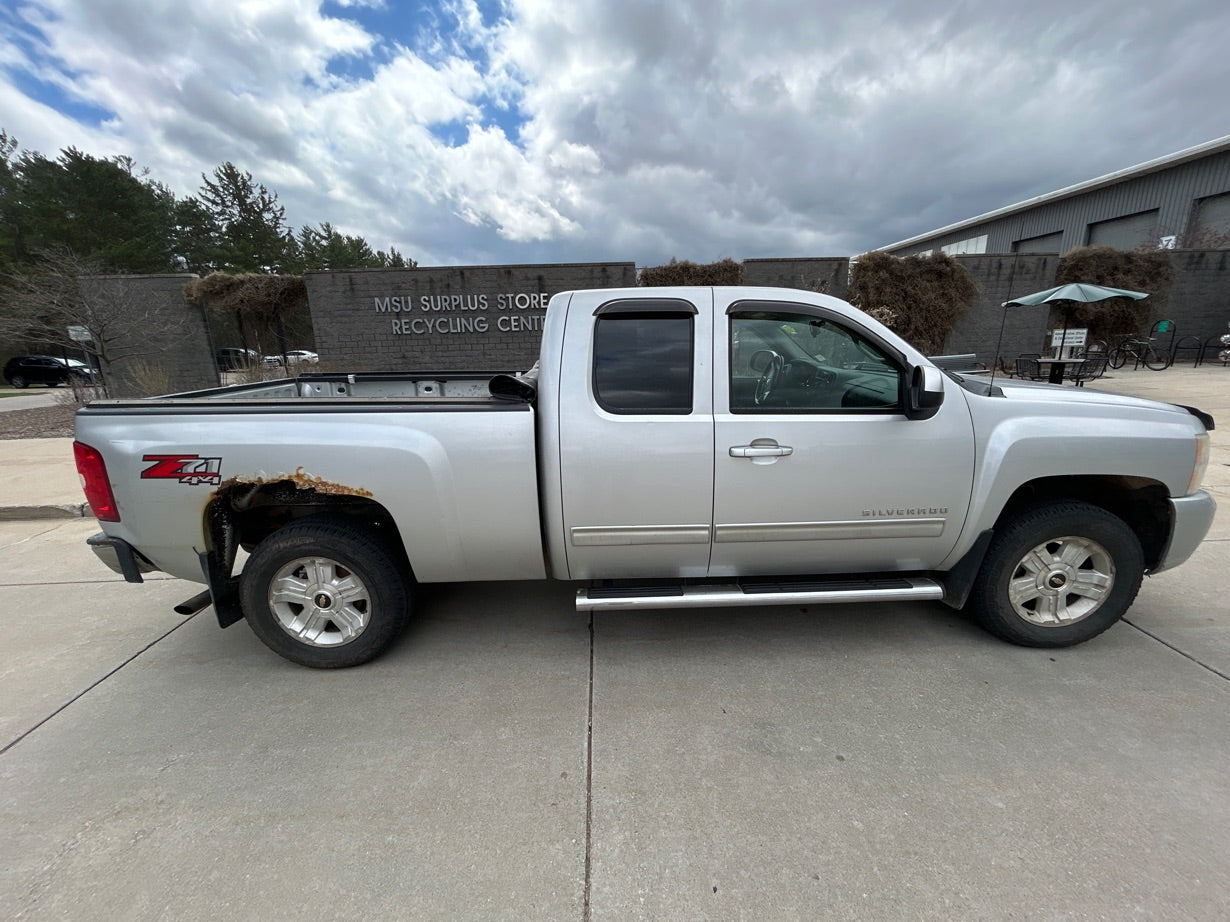 2011 - Chevrolet Silverado Pickup LT - 1696