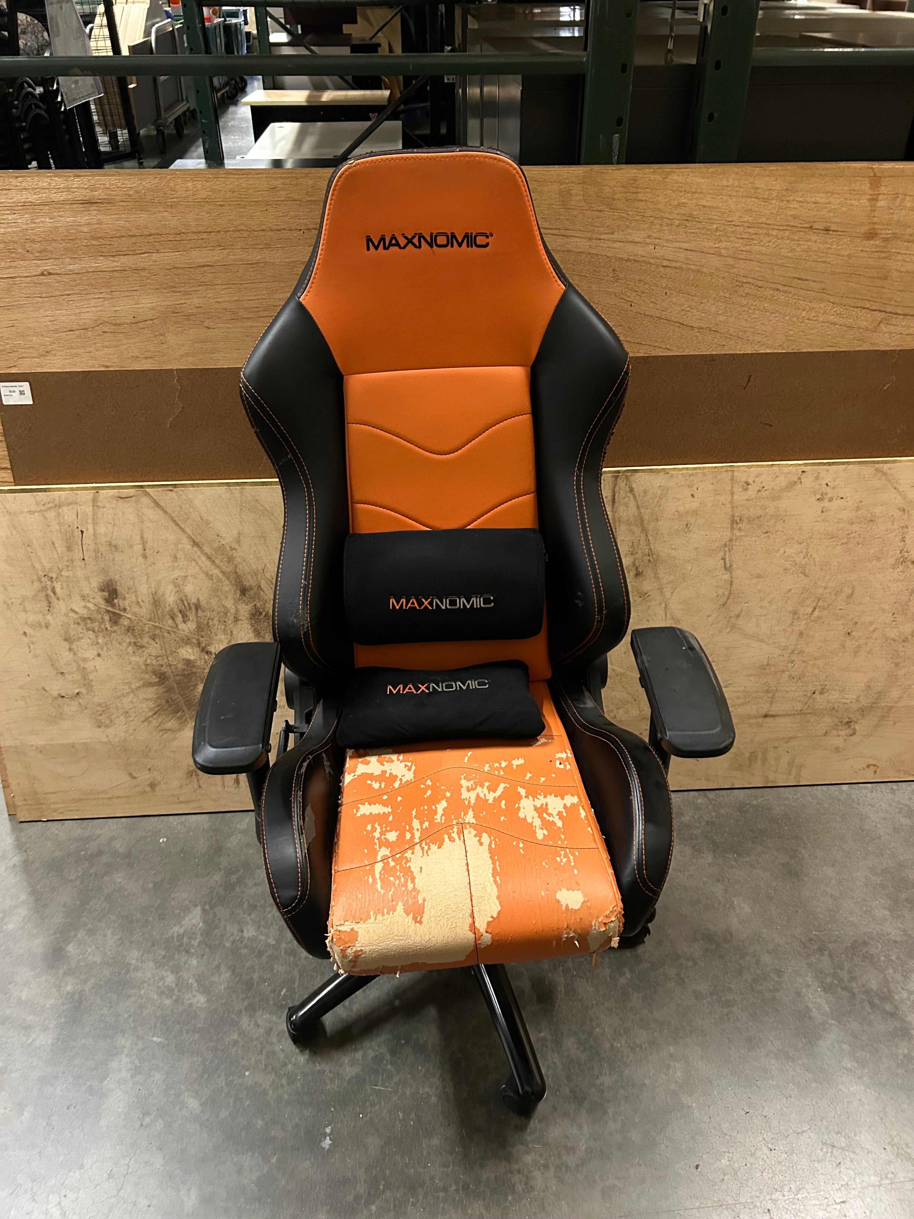 Maxnomic Gaming Chair - Fair Condition