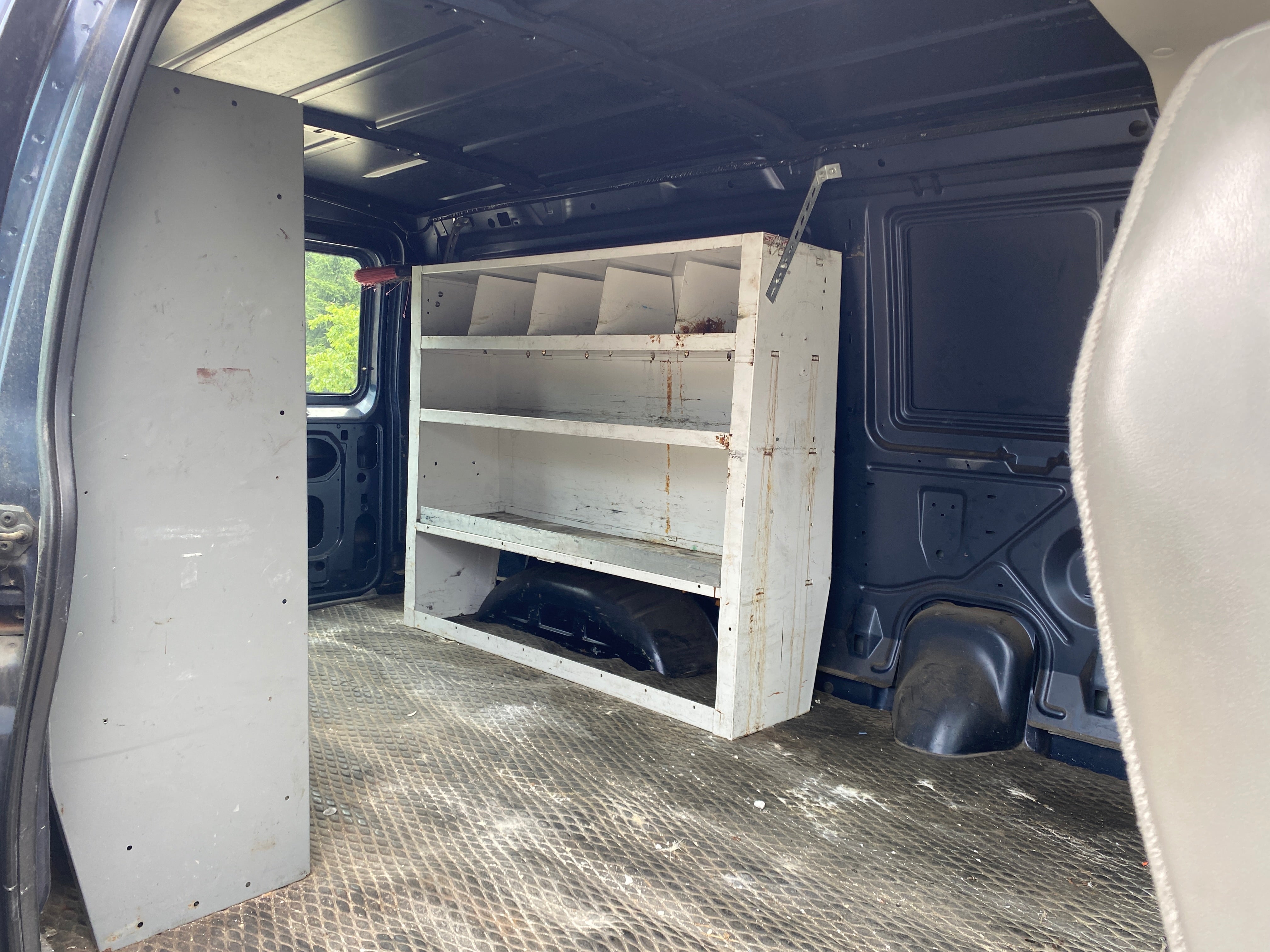 2003- Ford E-250 Econoline Cargo Van - 935
