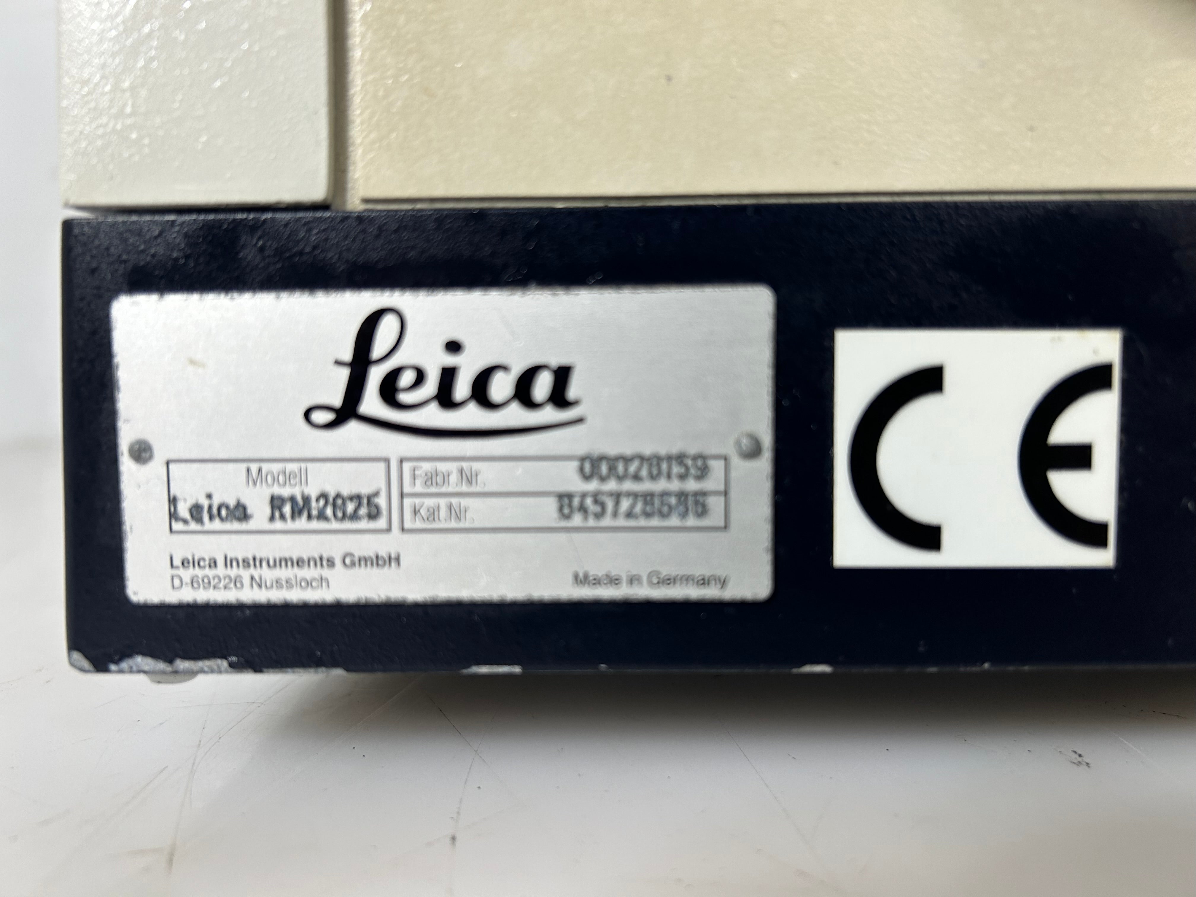 Leica RM2025 Manual Rotary Microtome