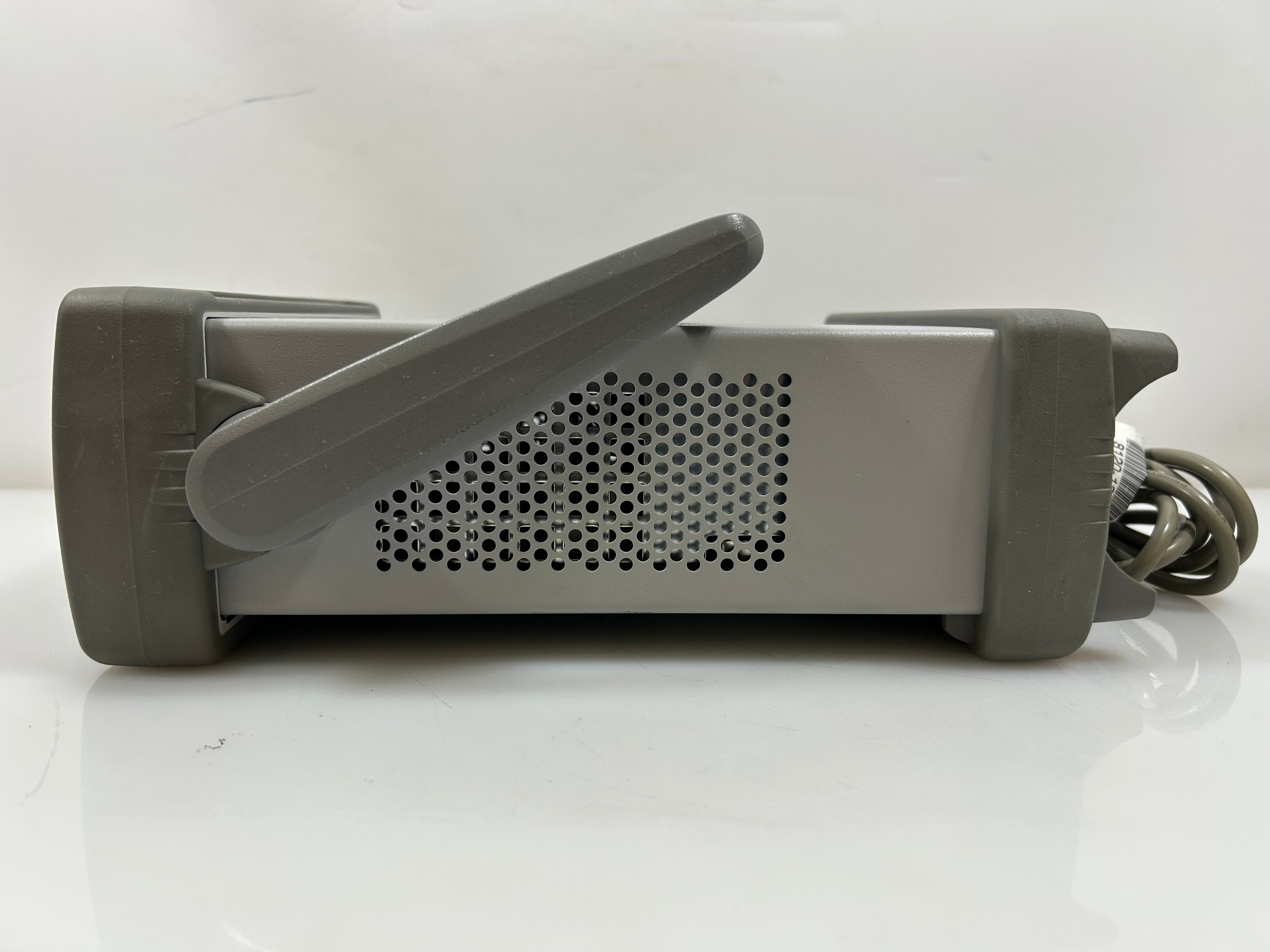 Agilent 33220A 20MHz Function and Arbitrary Waveform Generator *Untested*