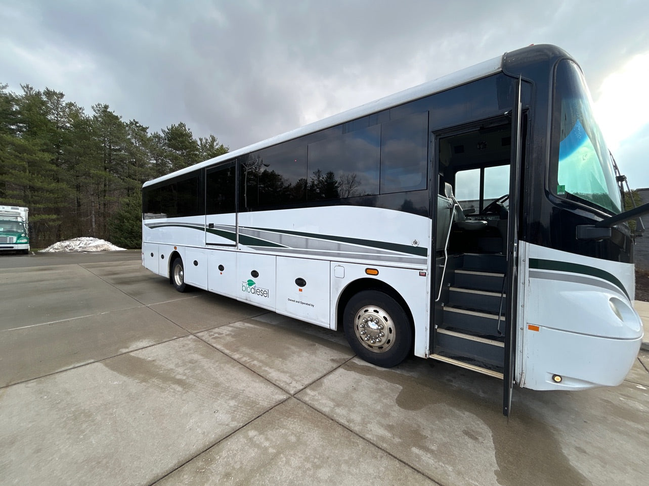 2008 Freightliner Chassis Bus - 0794