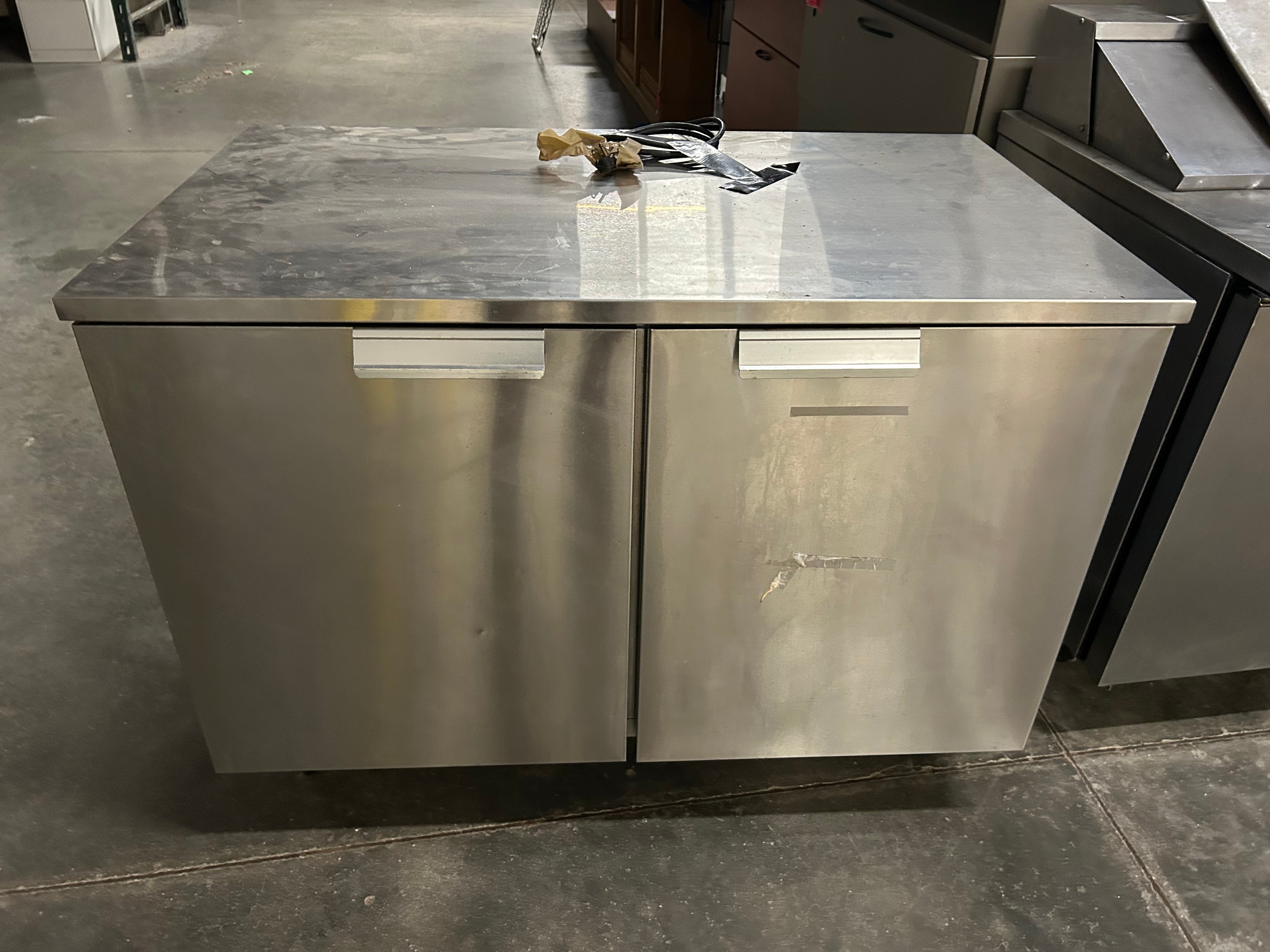 Commercial Refrigeration Cabinet *Parts or Repair*