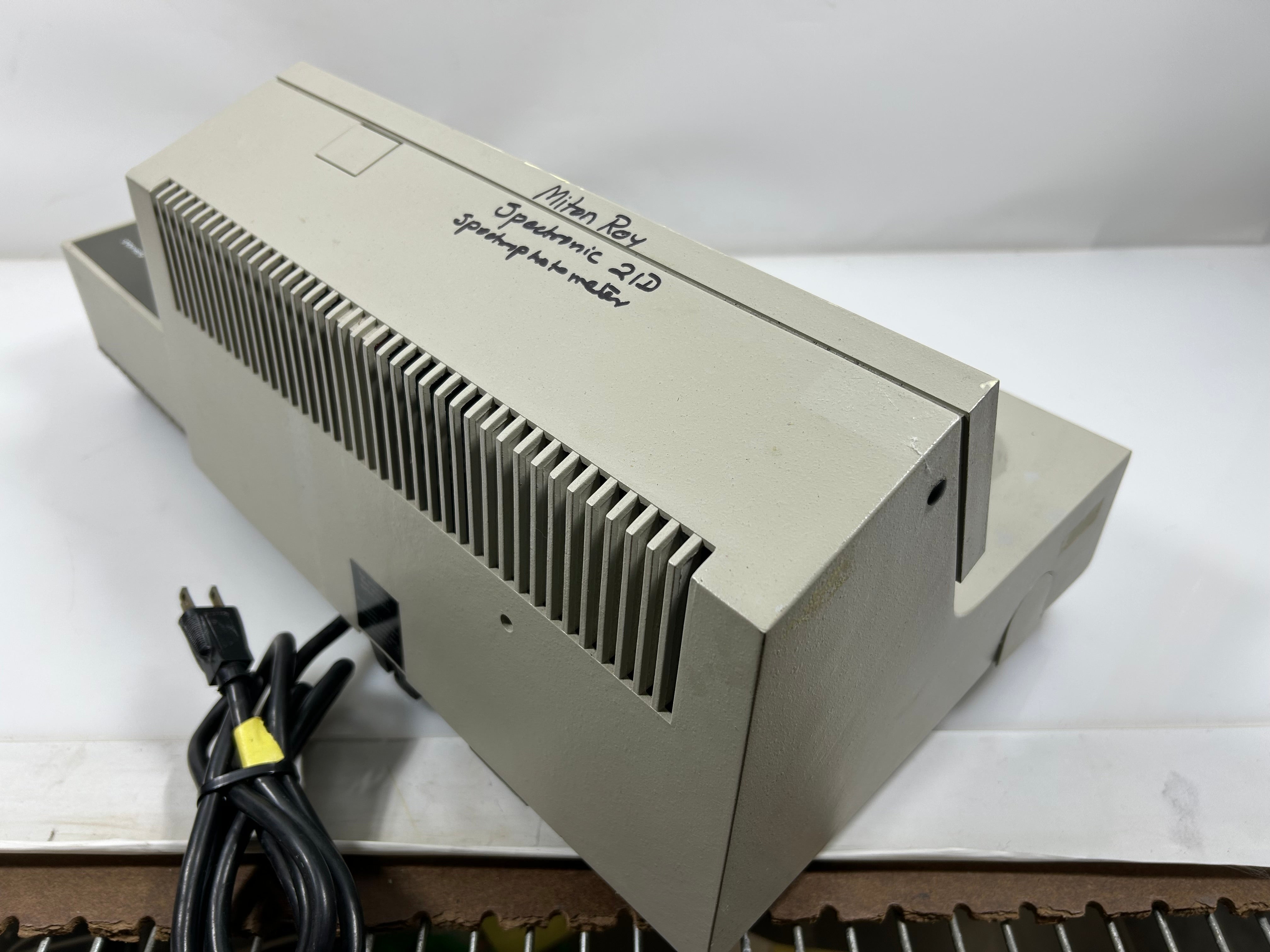 Milton Roy Spectronic 21D Digital Spectrophotometer