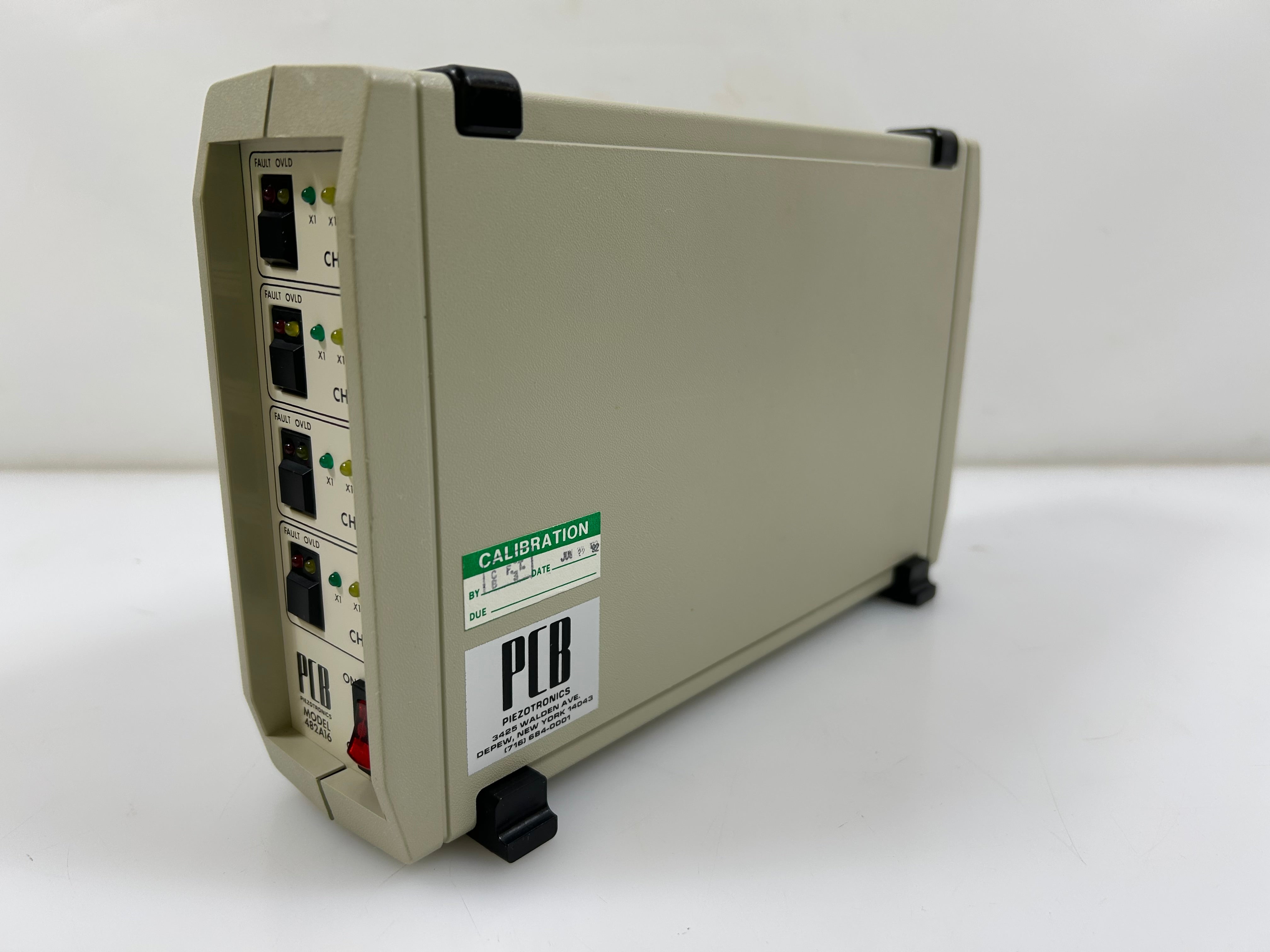 PCB Piezotronics Model 482A16 4 Channel ICP *Untested*
