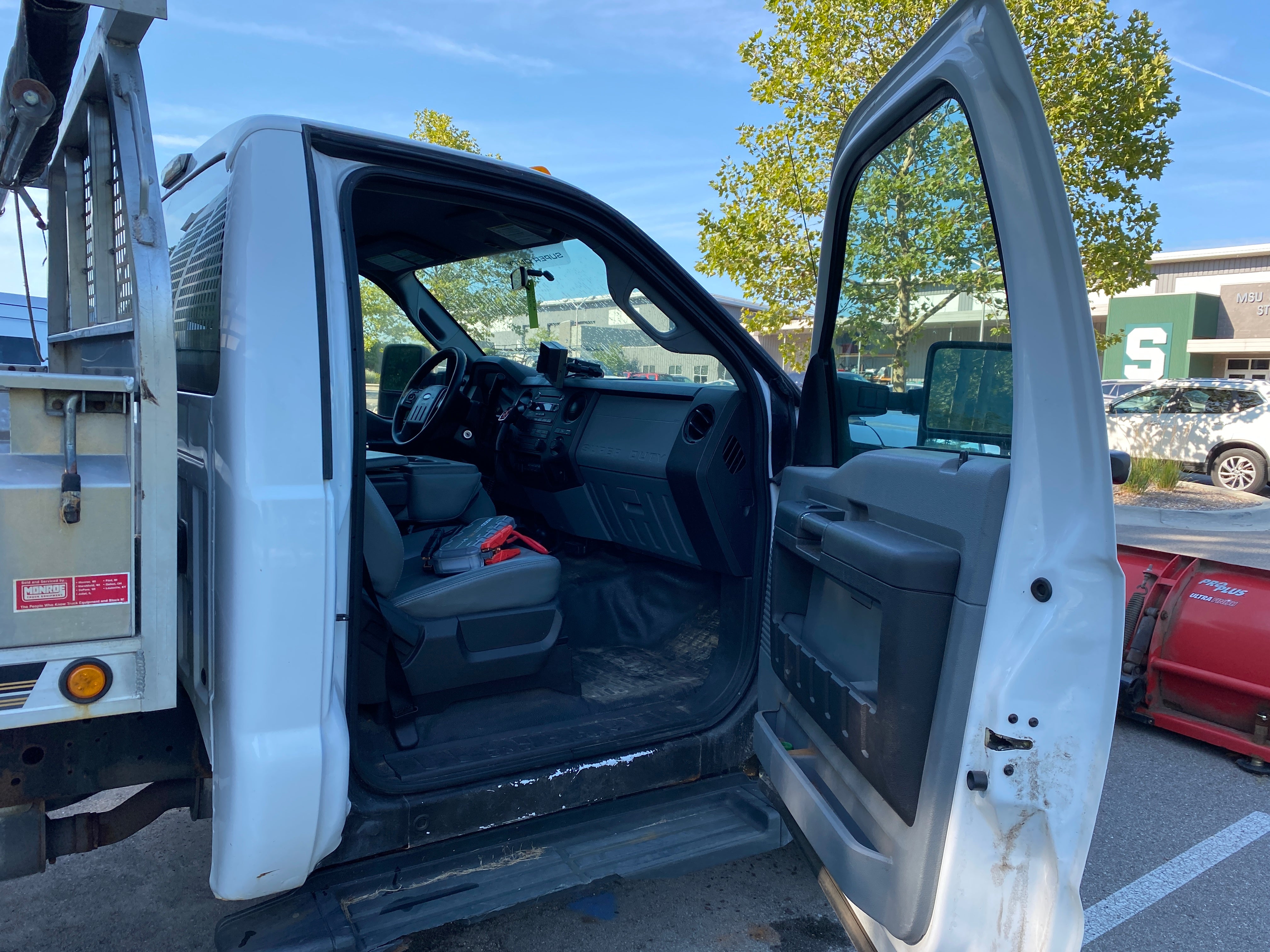 2012 - Ford E-350 Super Duty - 1460