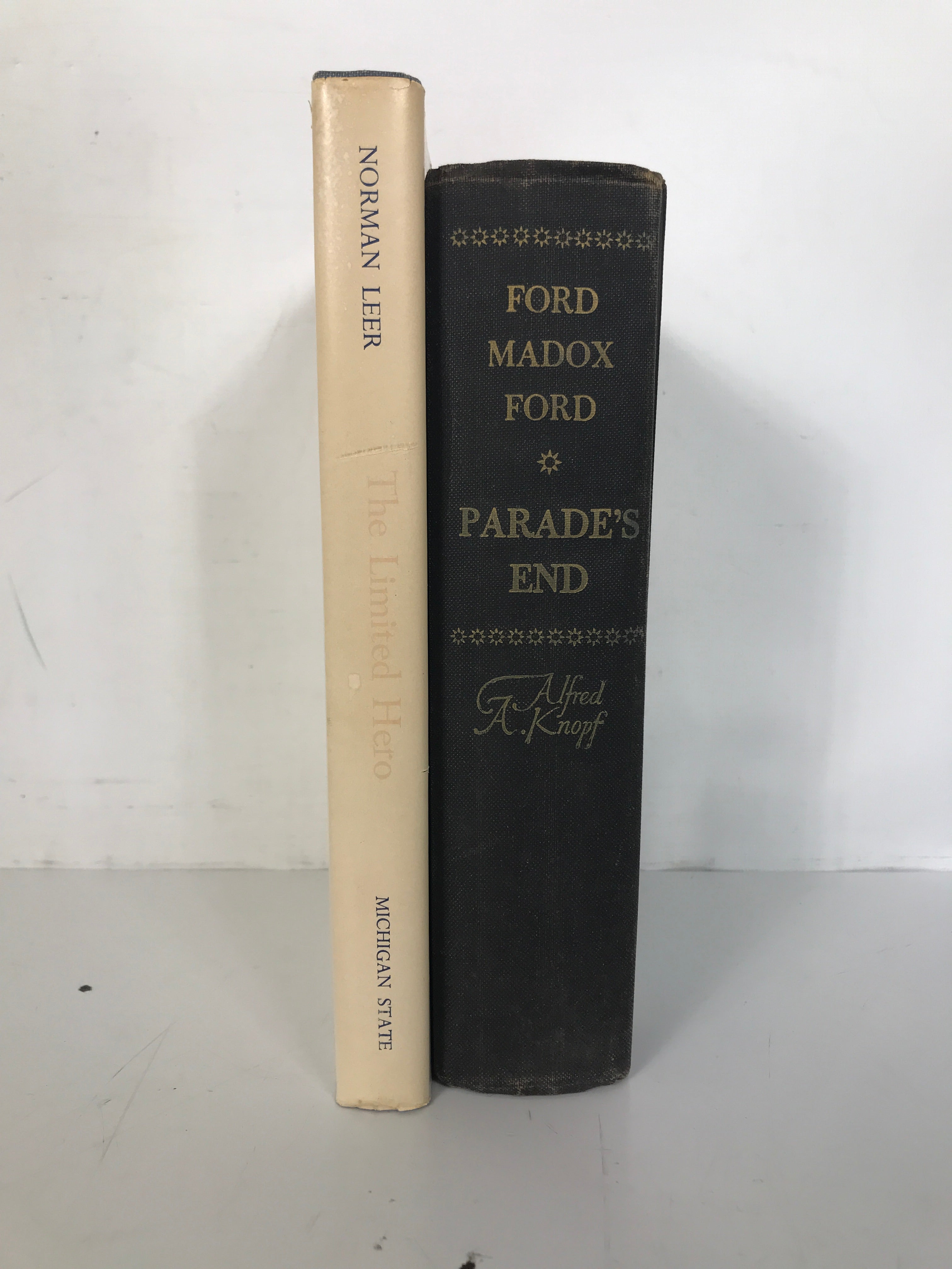 2 Ford Madox Ford: Parade's End/The Limited Hero (Leer) 1961-66 HC