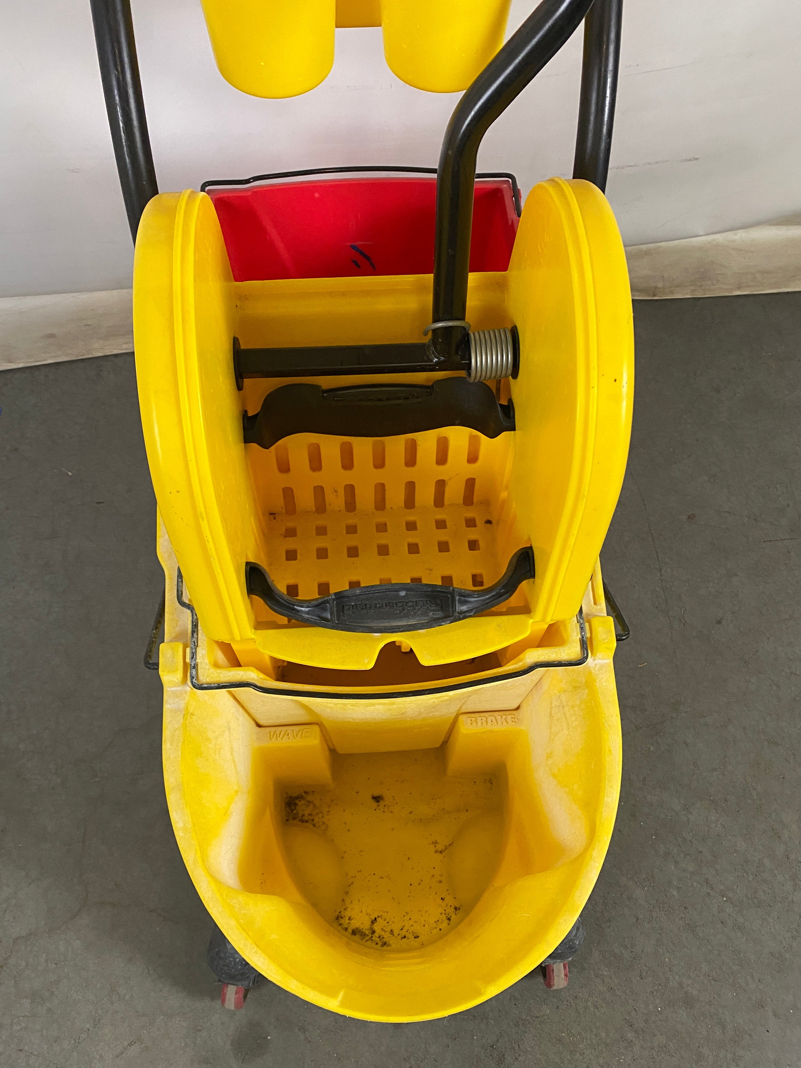 Rubbermaid Yellow and Red Rolling Mop Bucket