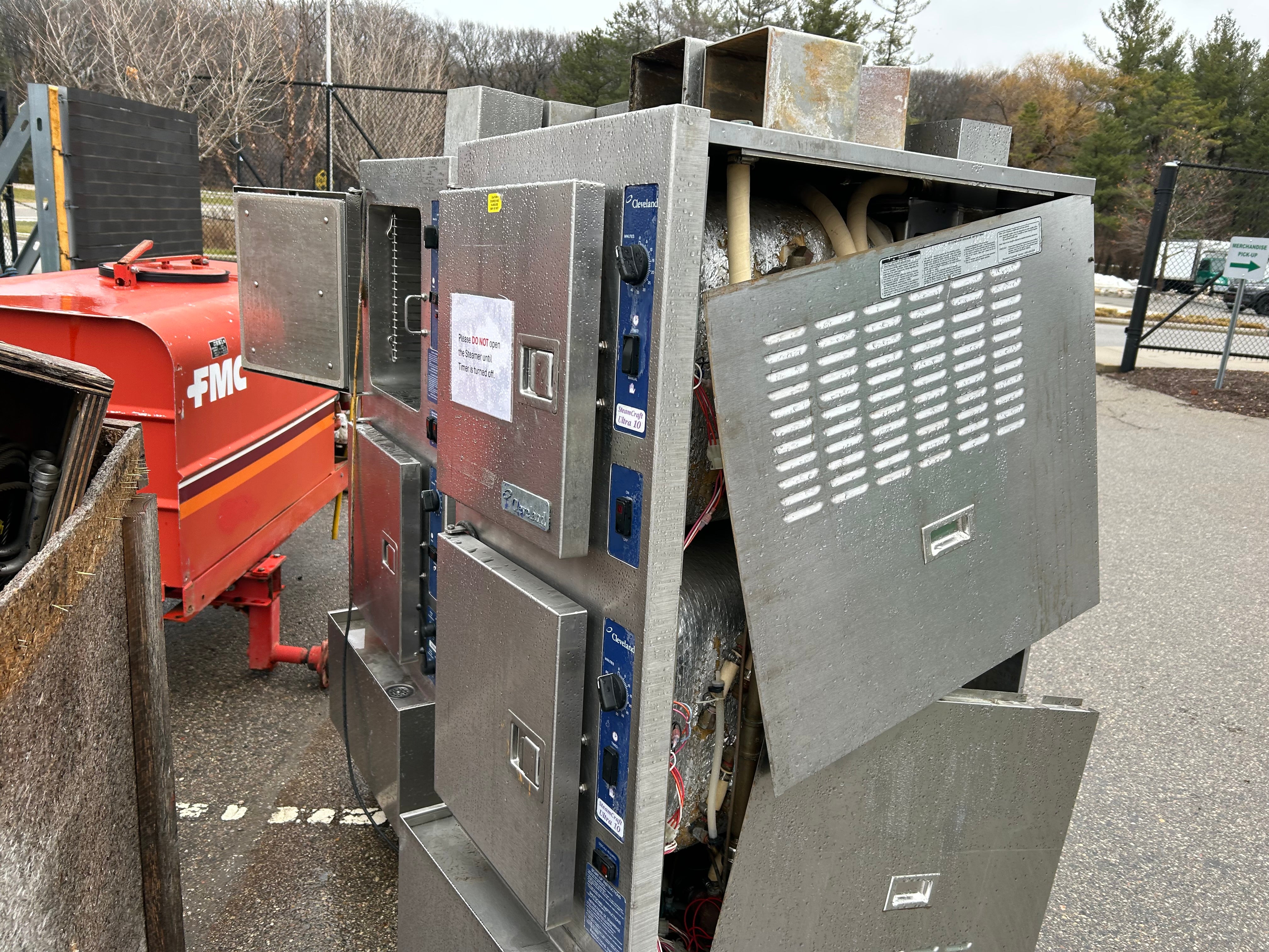 Pair of Industrial Steamers for Parts or Repair/Scrap Bid #625- 980lbs