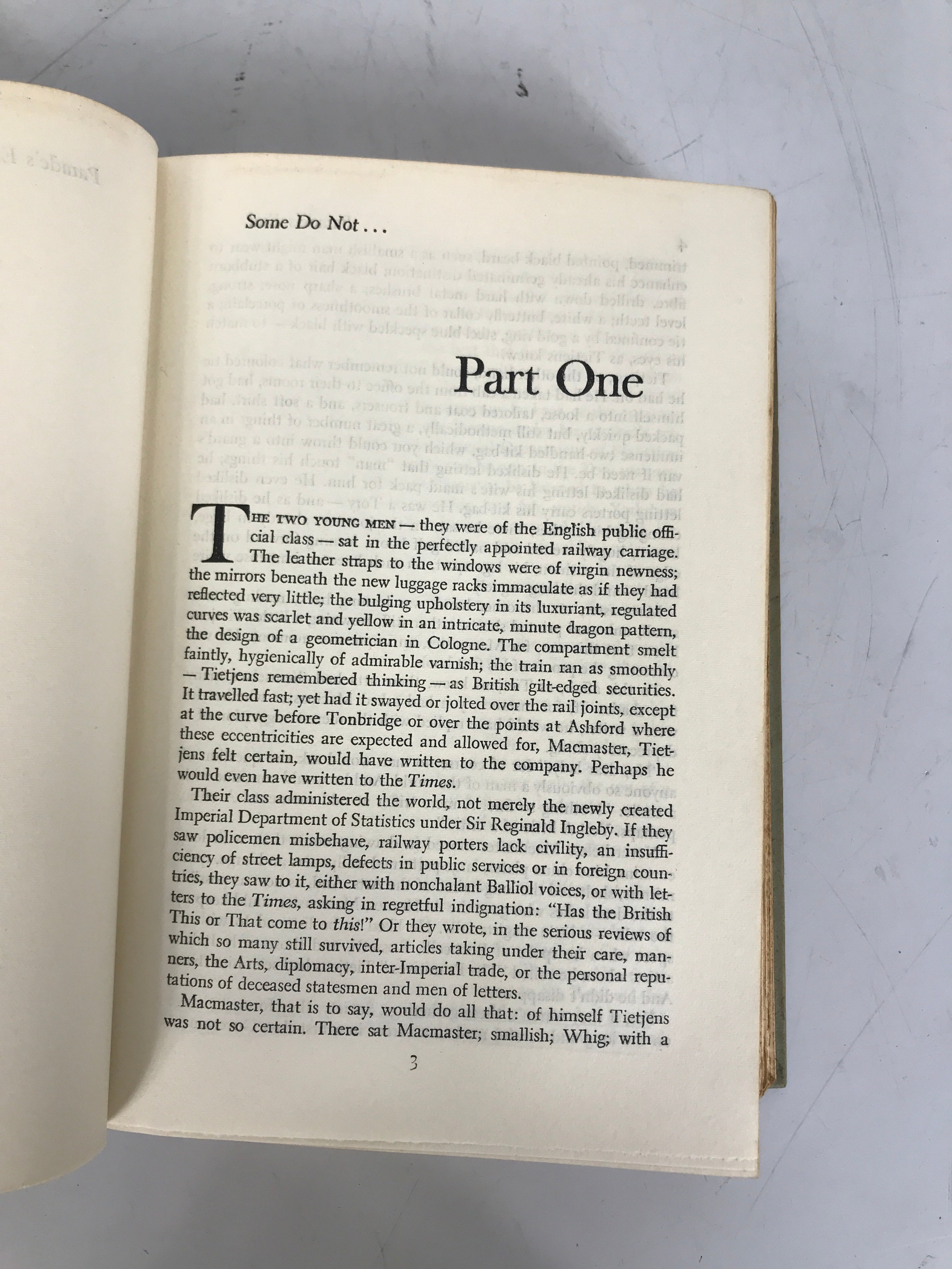 2 Ford Madox Ford: Parade's End/The Limited Hero (Leer) 1961-66 HC