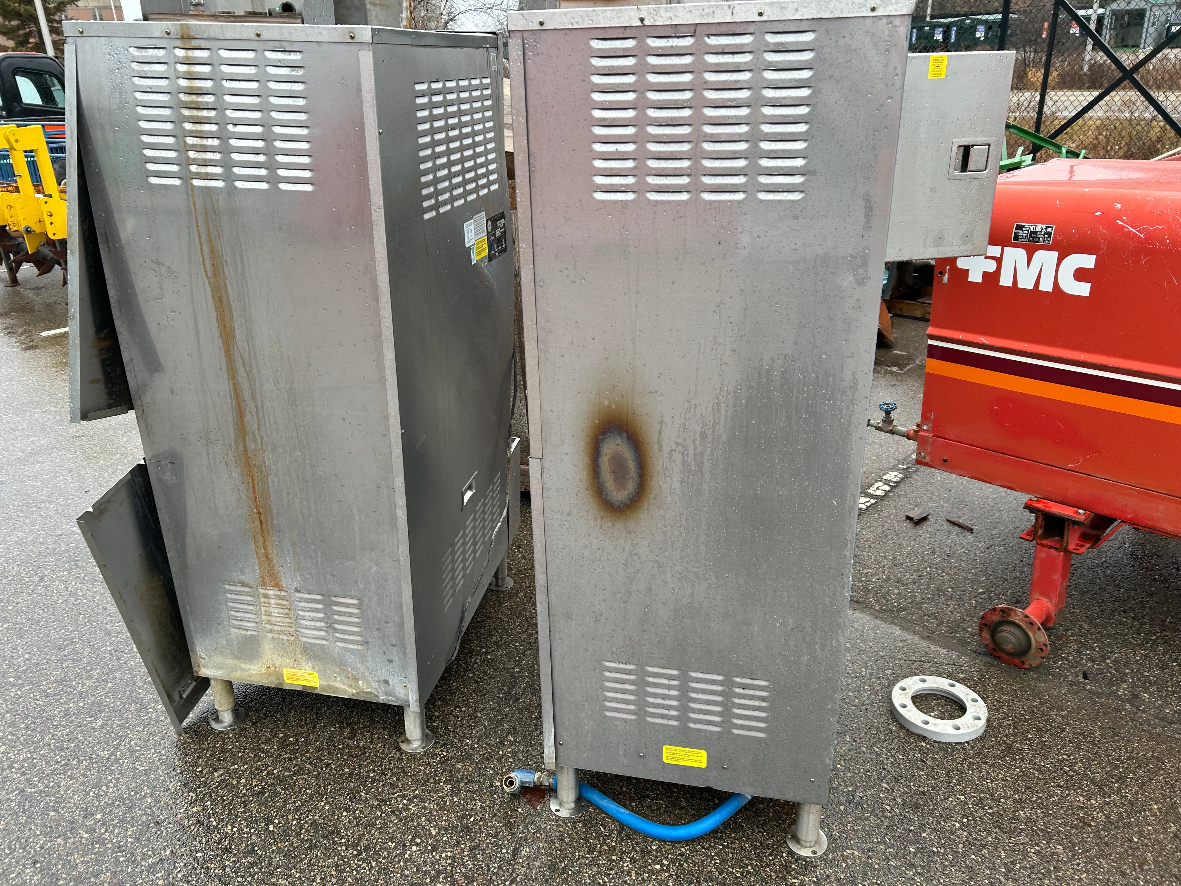 Pair of Industrial Steamers for Parts or Repair/Scrap Bid #625- 980lbs