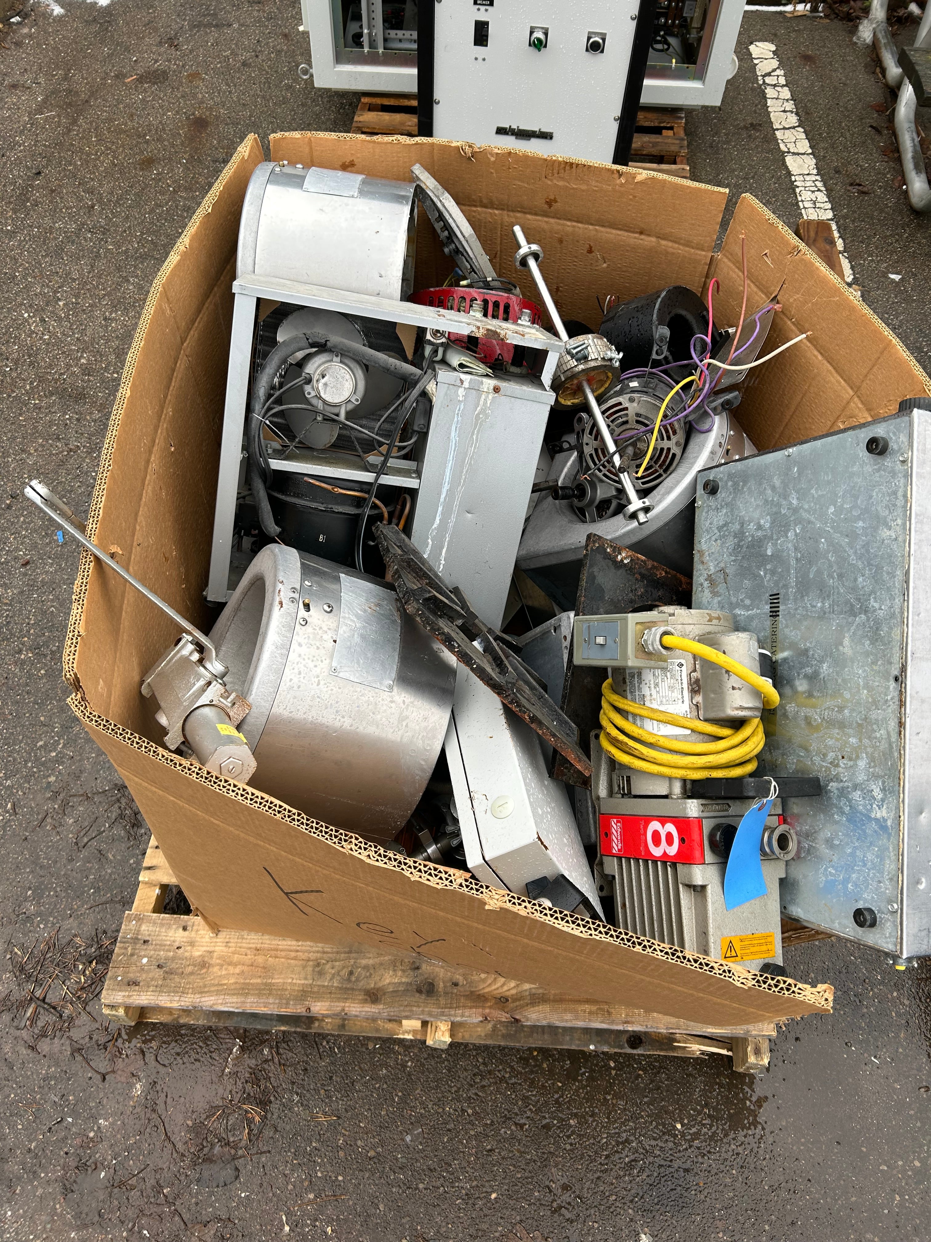 Scrap Bid #624- 450lbs (Without pallet)