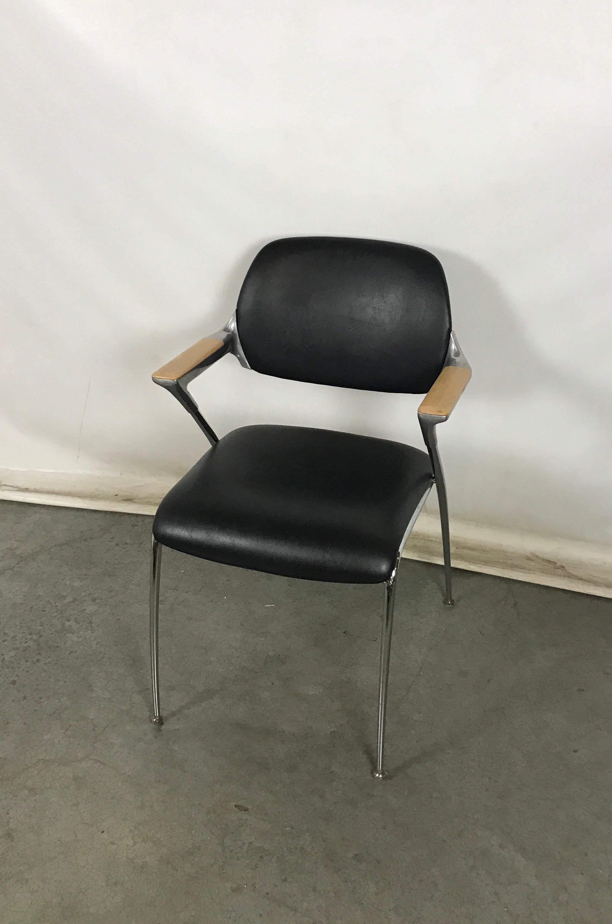 Black Modern-Style Chair