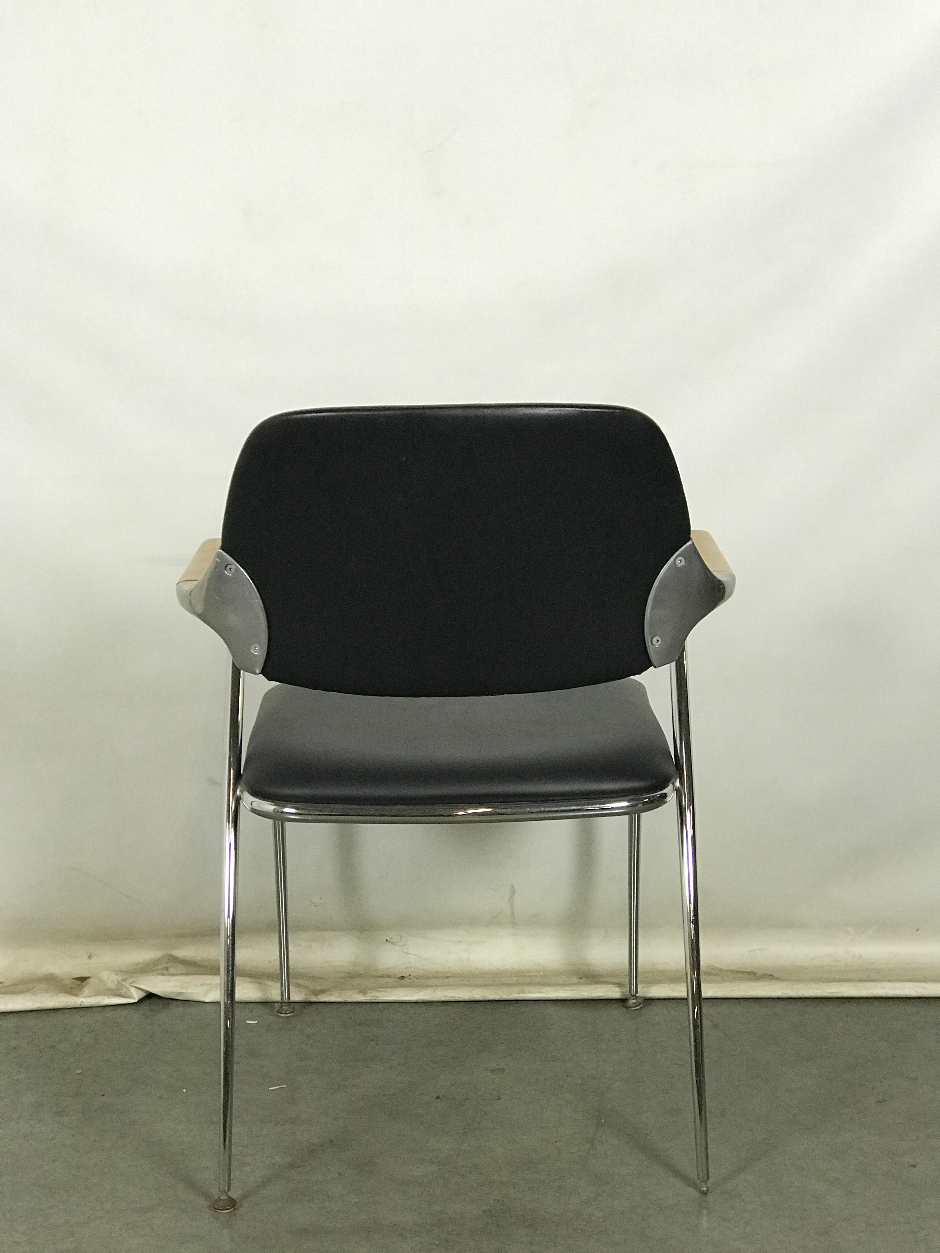 Black Modern-Style Chair