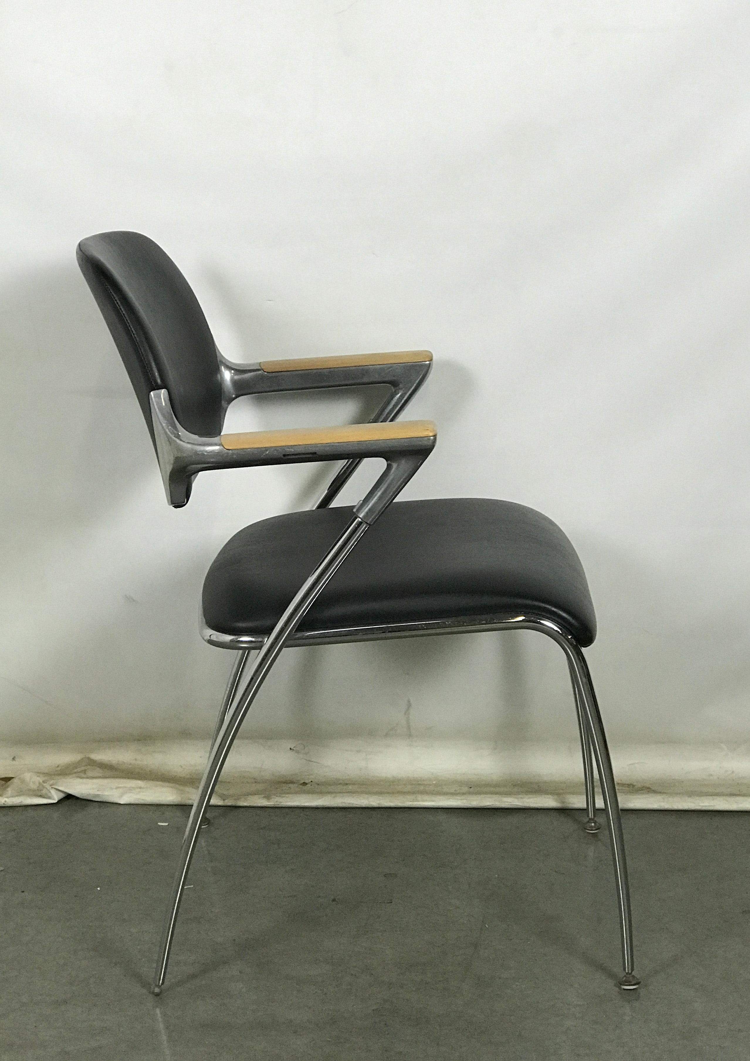 Black Modern-Style Chair