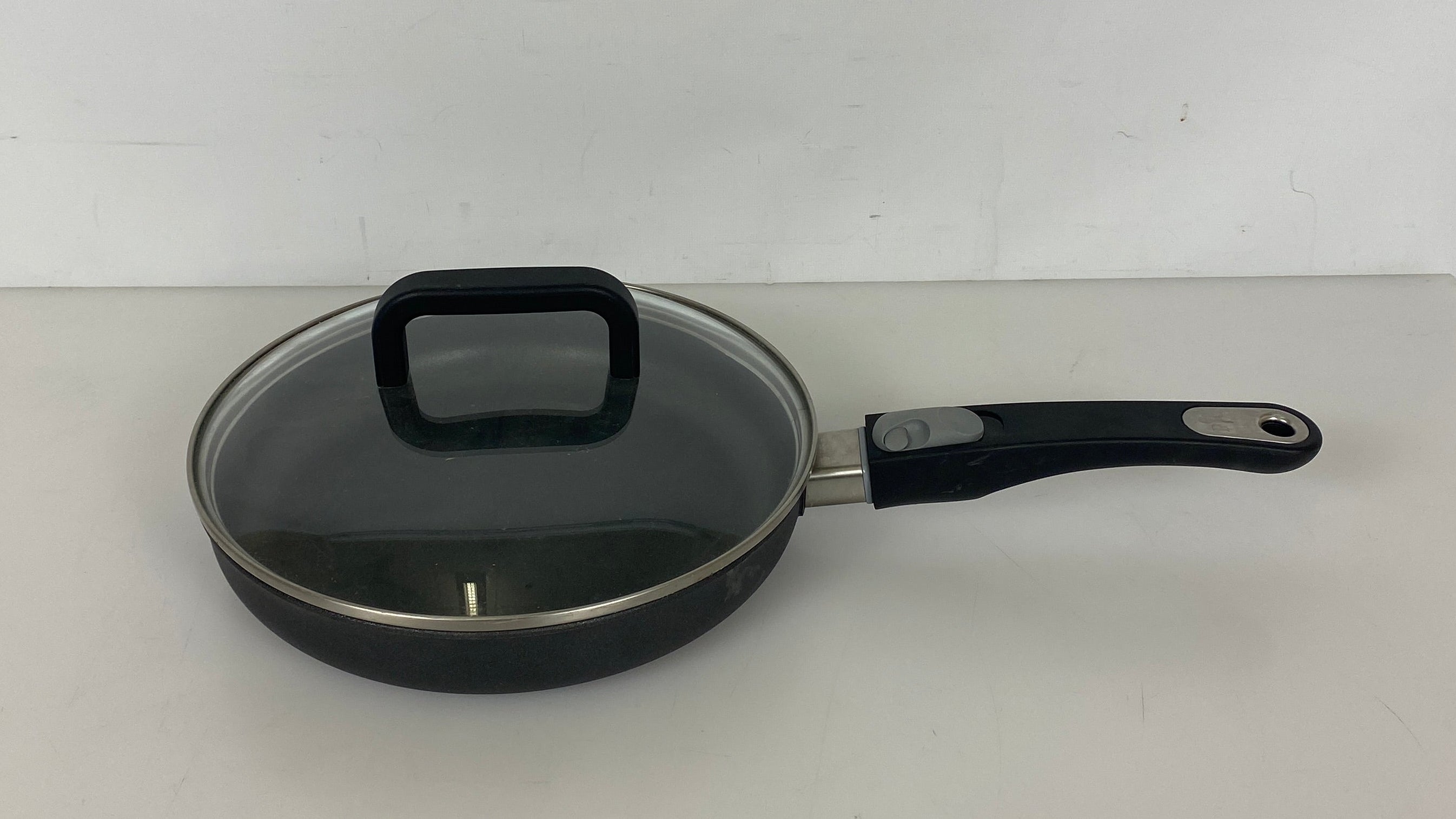 Pampered Chef 10" Signature Nonstick Fry Pan w/ Removable Handle