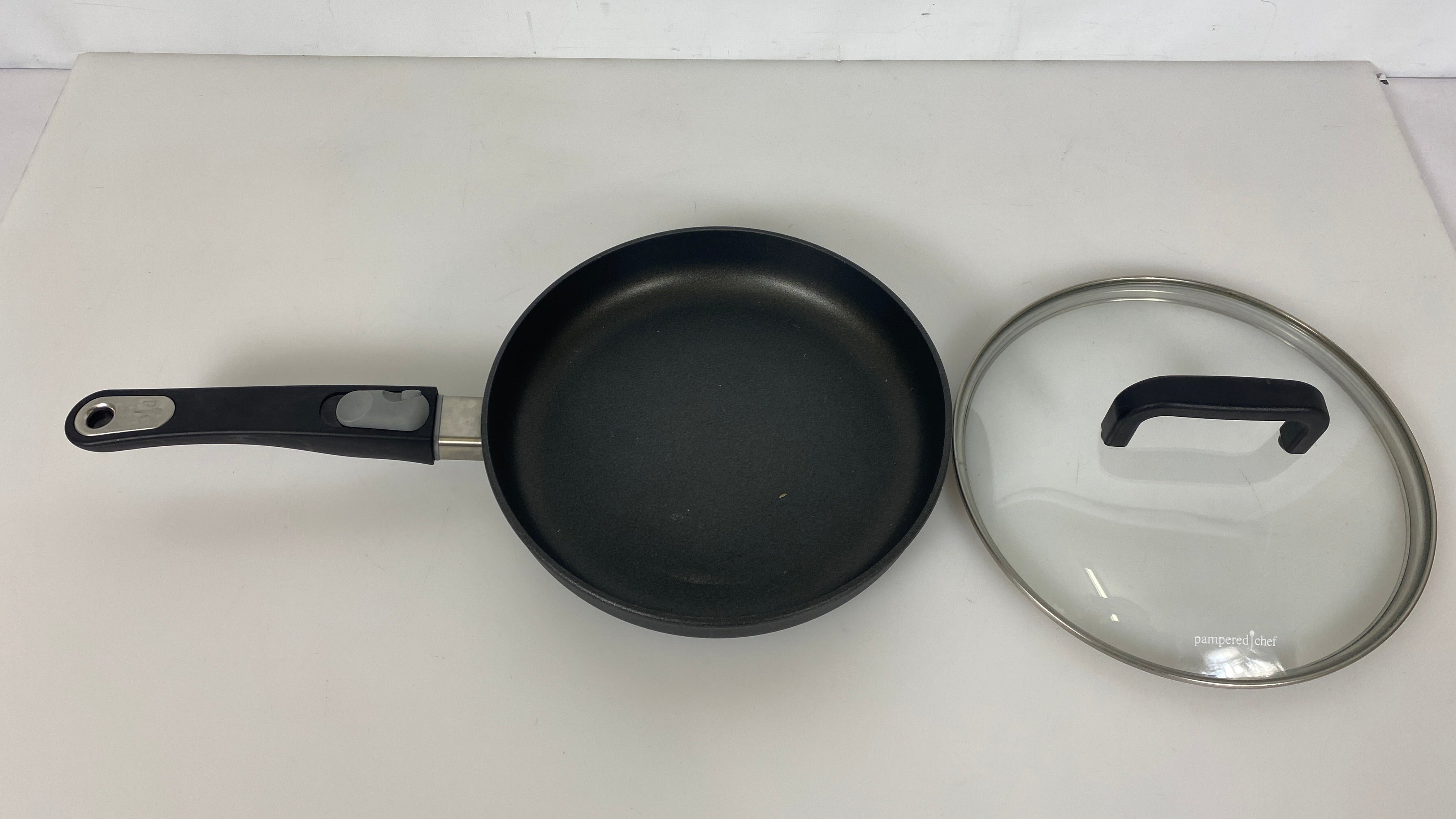 Pampered Chef 10" Signature Nonstick Fry Pan w/ Removable Handle