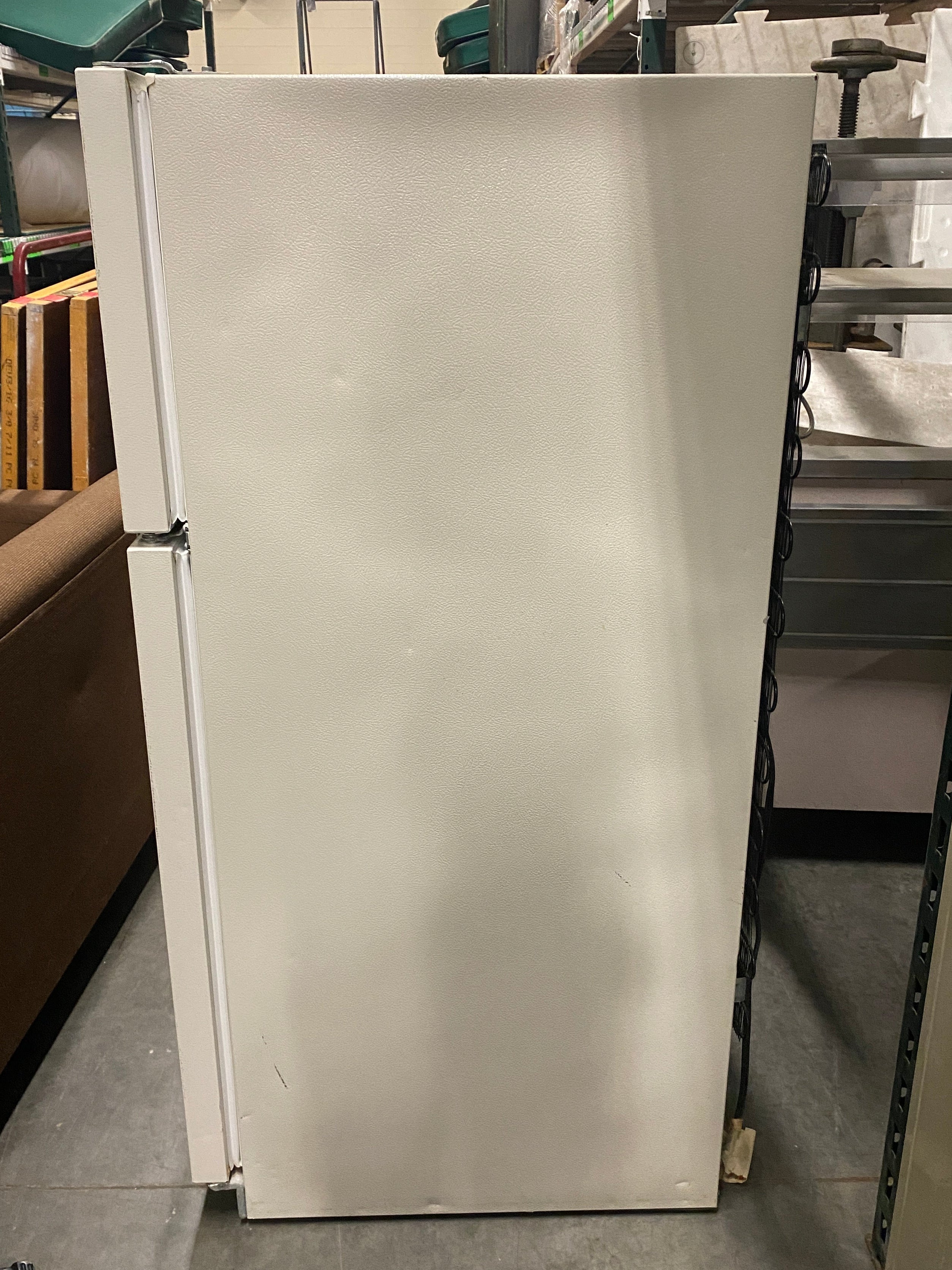 Frigidaire 2 Door Refrigerator and Freezer (Right Open)