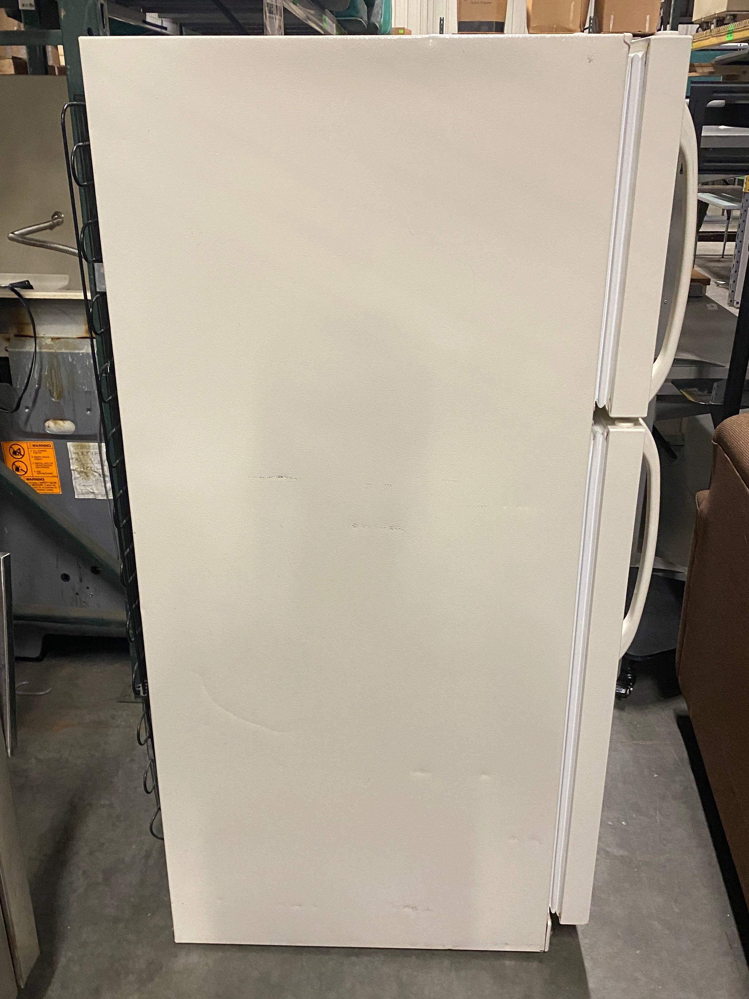 Frigidaire 2 Door Refrigerator and Freezer (Right Open)