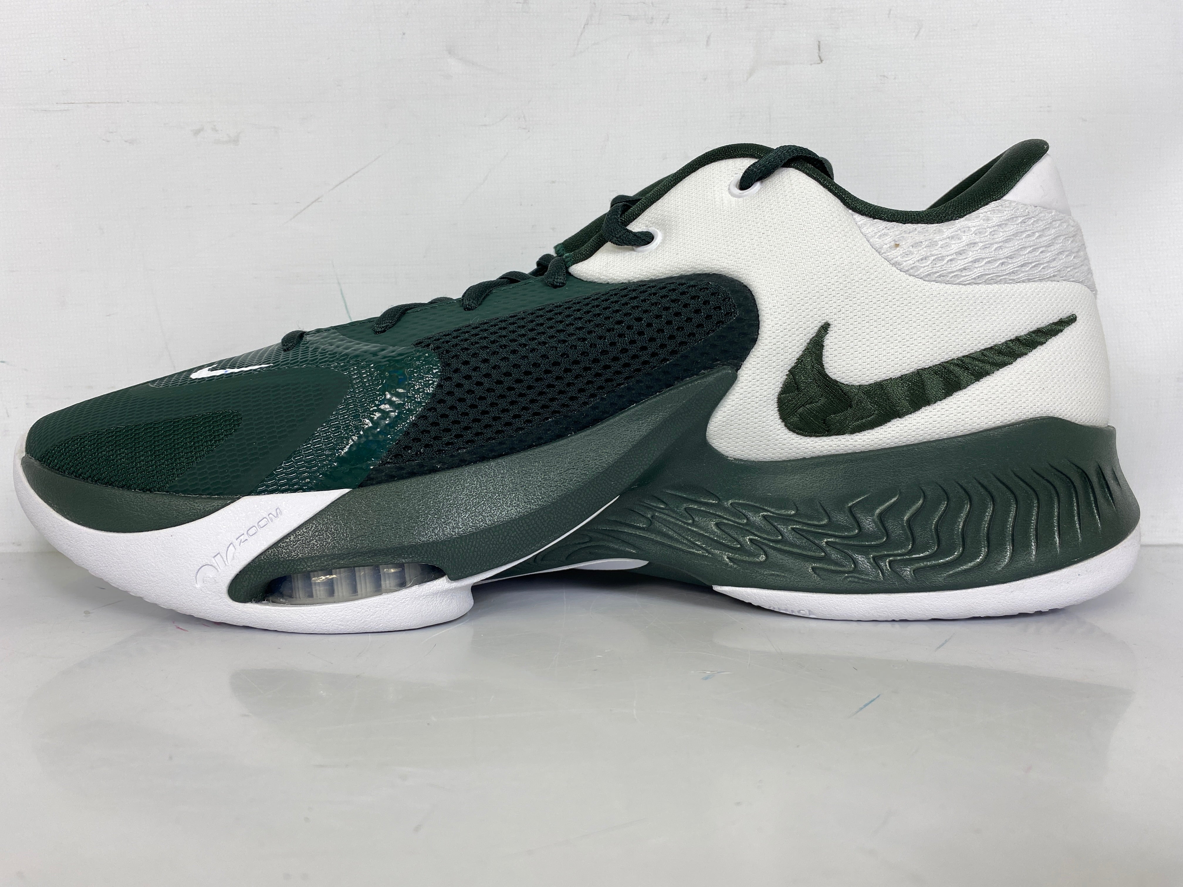 Green and black nike basketball shoes best sale