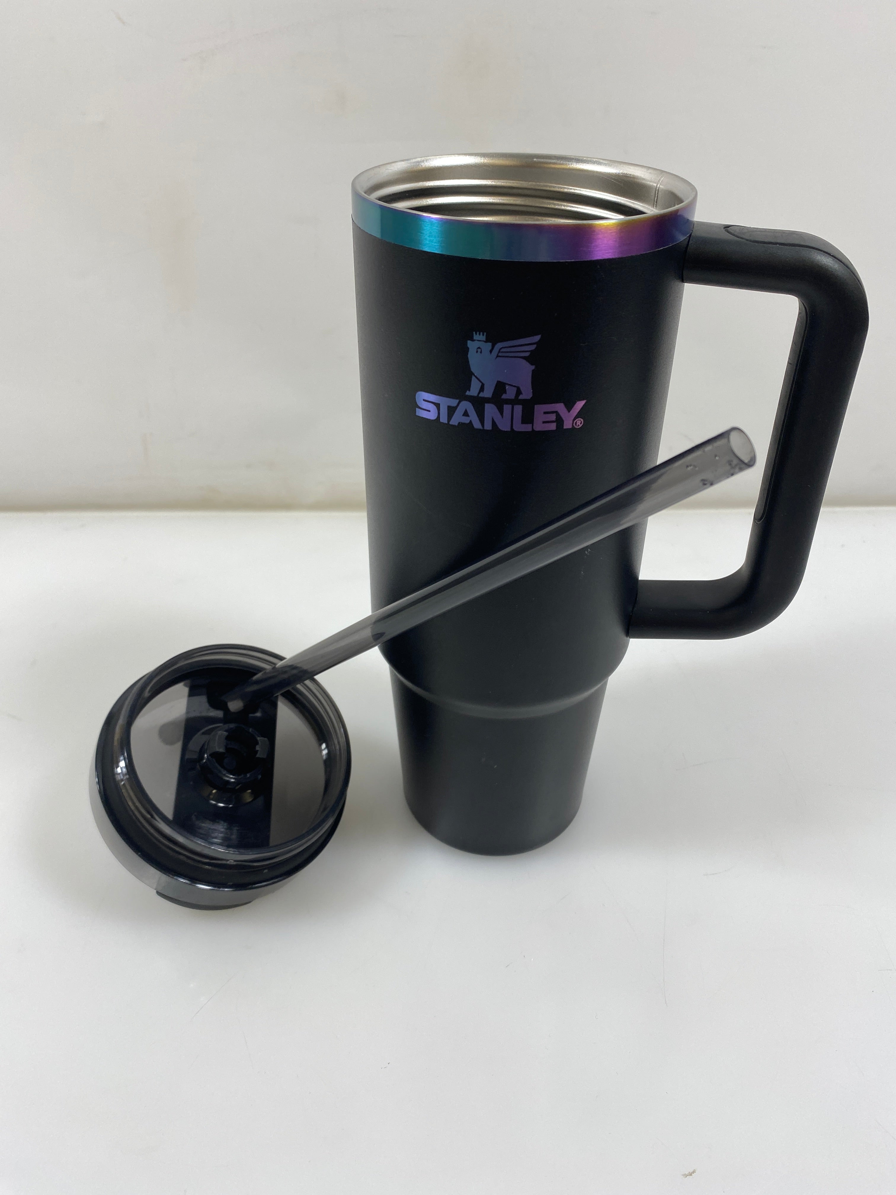 Stanley The Black Chroma Quencher H20 Flowstate Tumbler 30oz