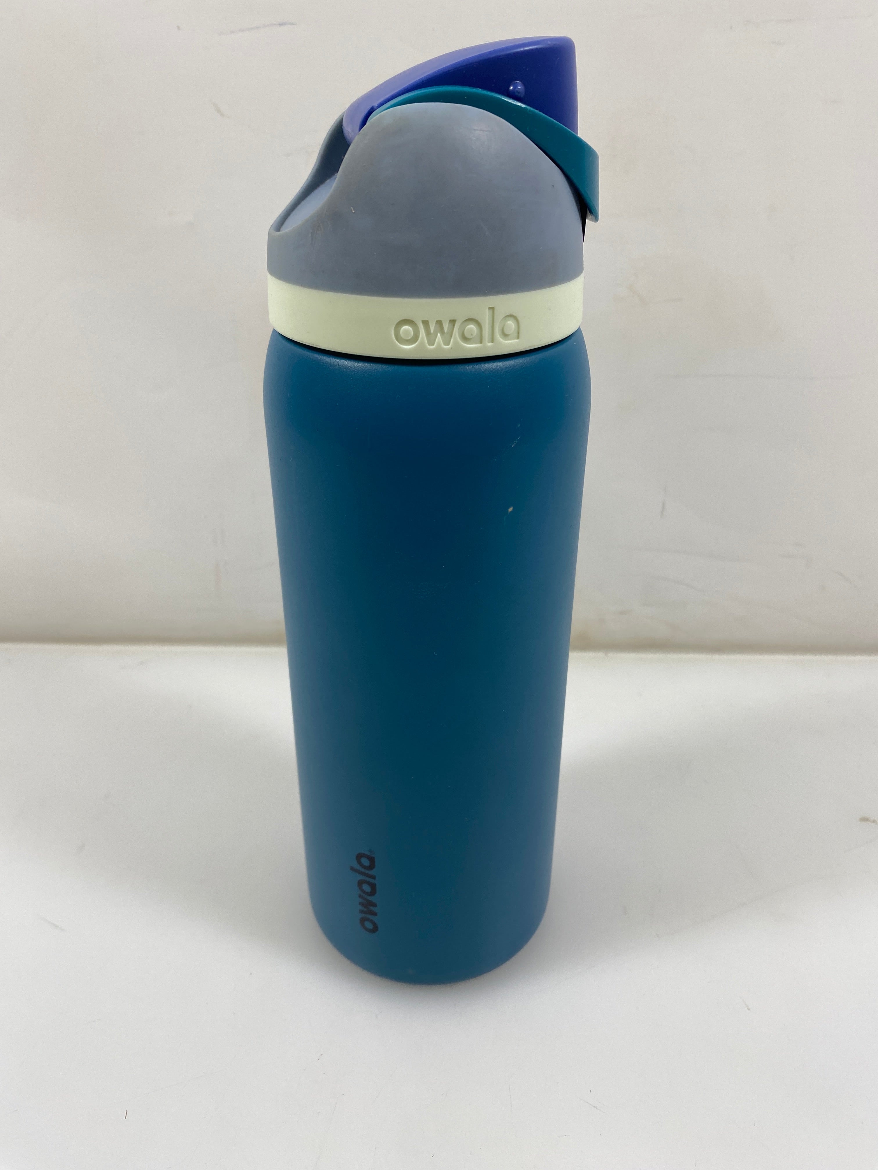 Owala Teal Blue Water Bottle 30oz
