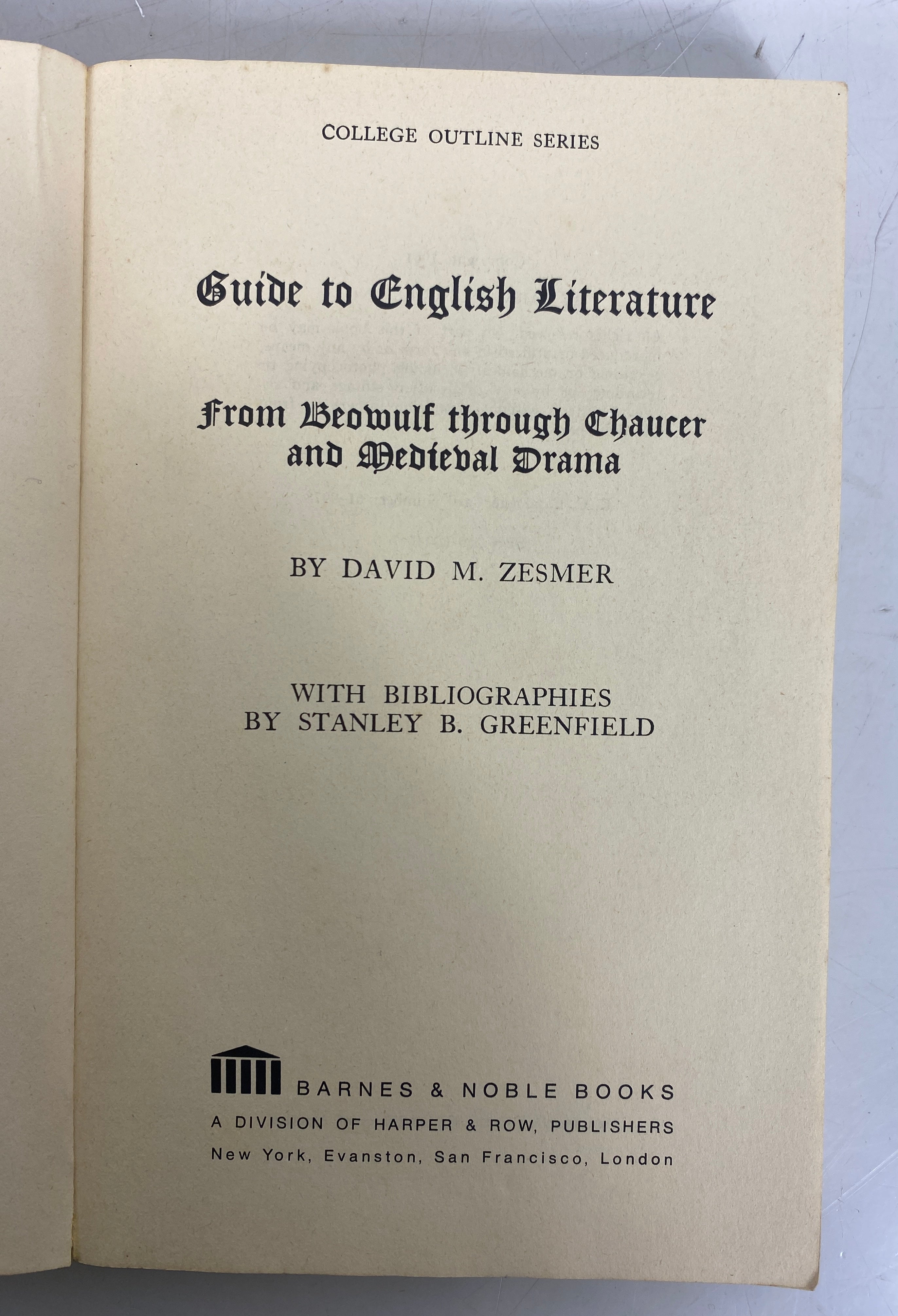 2 Vols Barnes & Noble College Outline Series World & English Literature SC