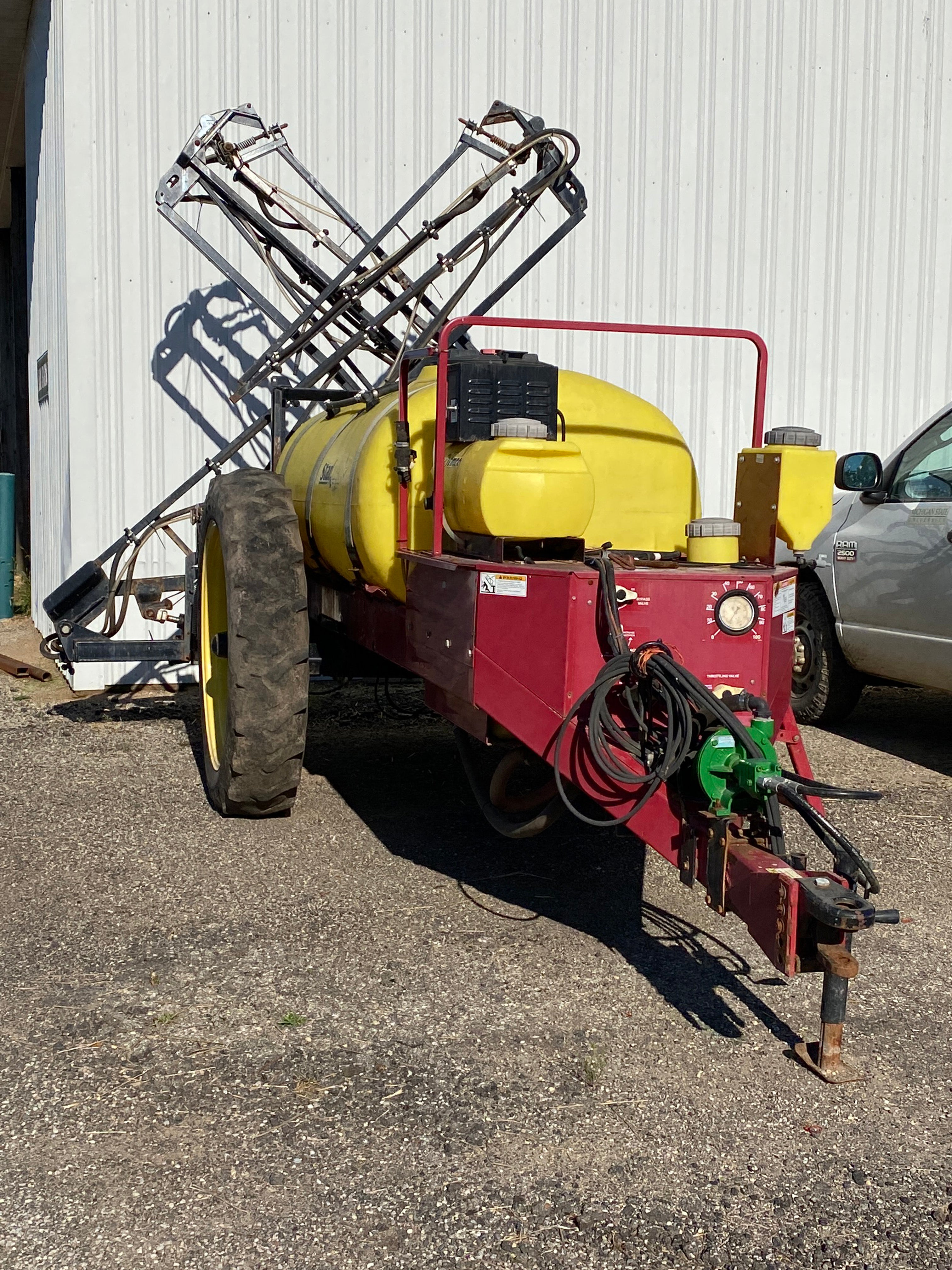 StarQuest Demco 500 Gallon Big Wheel Sprayer