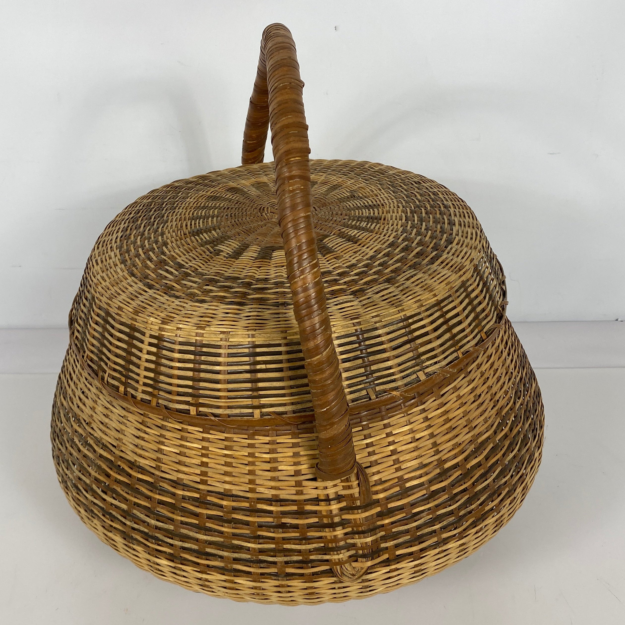 Large Round Patterned Wicker Basket w/ Handle Style #1
