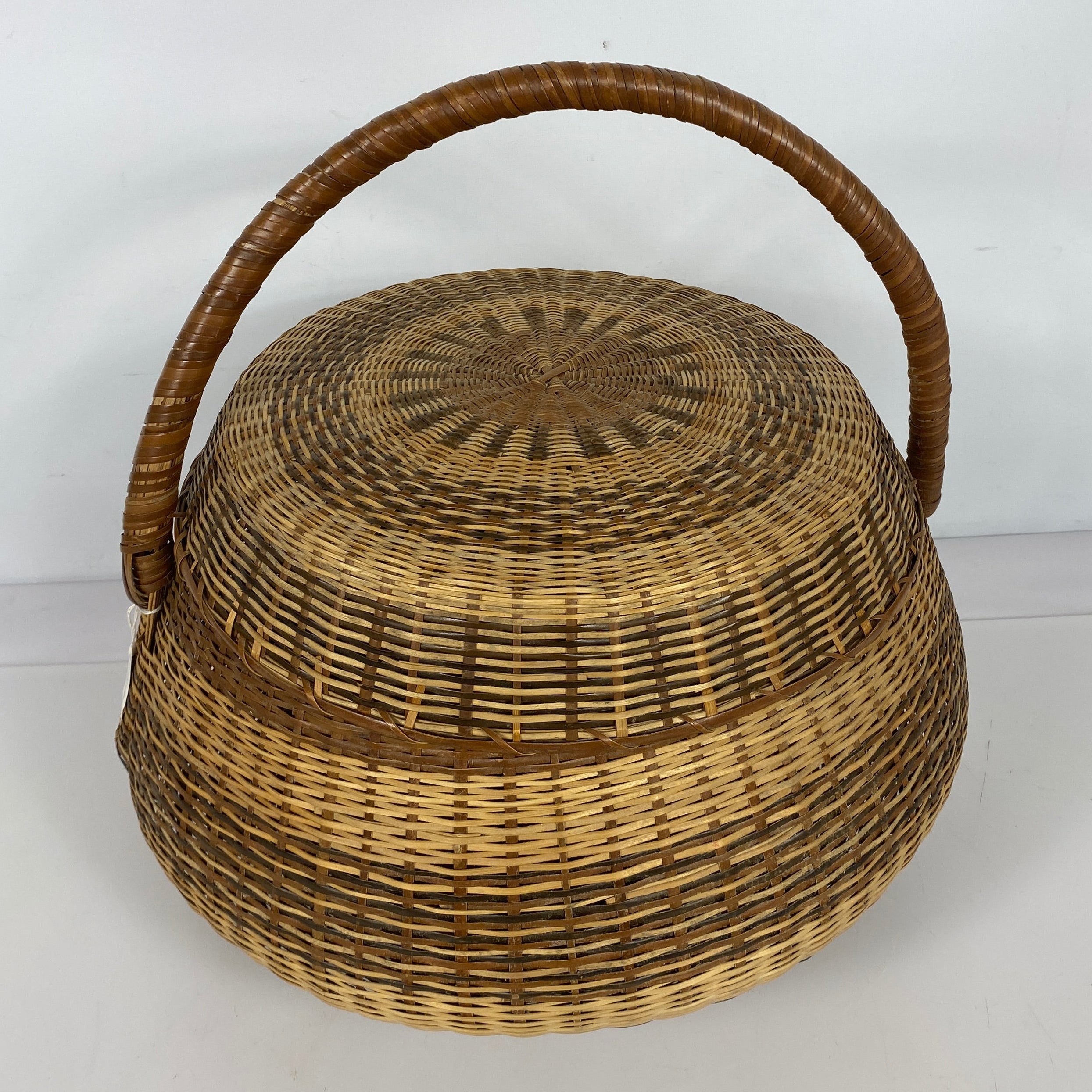 Large Round Patterned Wicker Basket w/ Handle Style #1