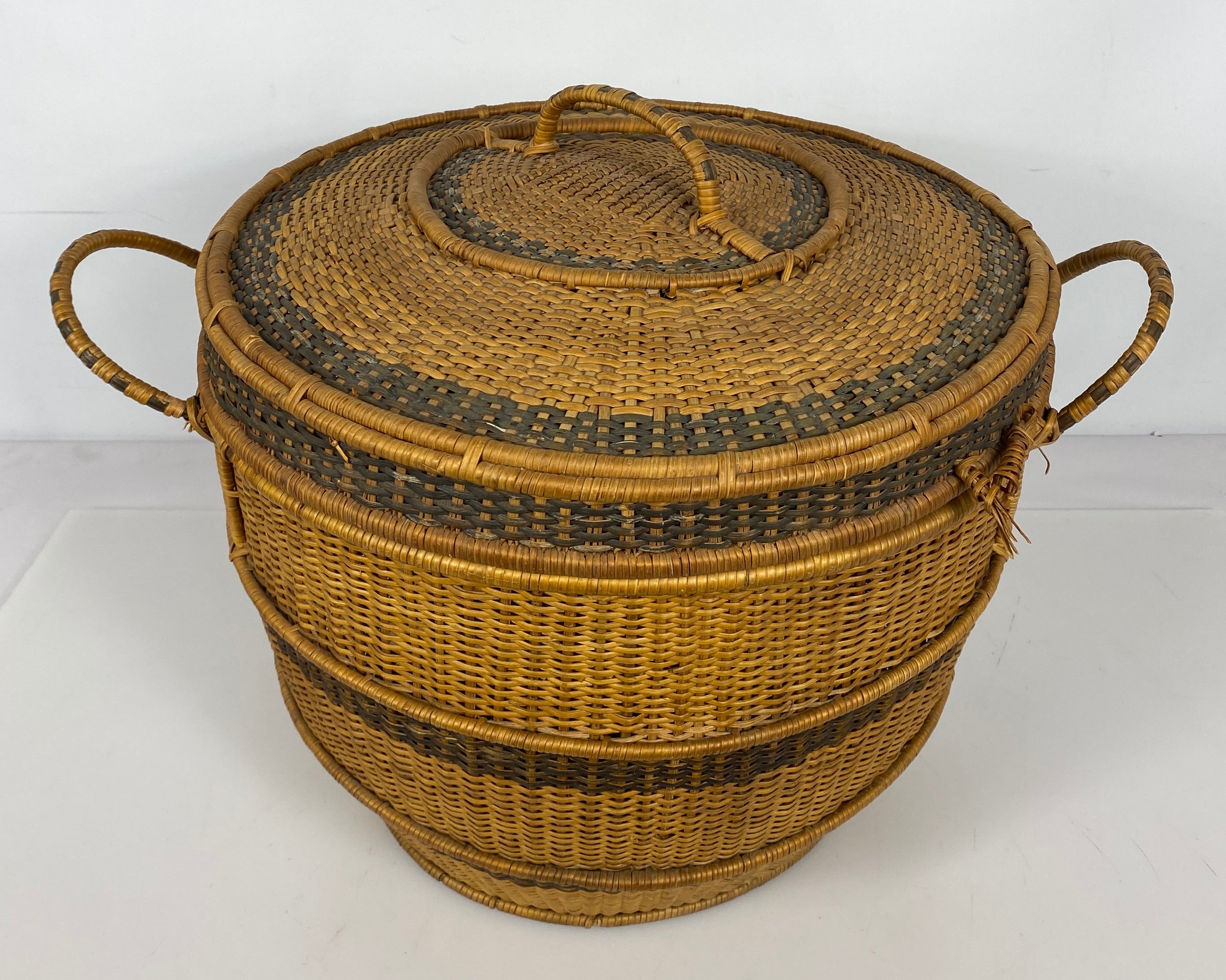 Large Round Patterned Wicker Basket w/ Handle Style #2
