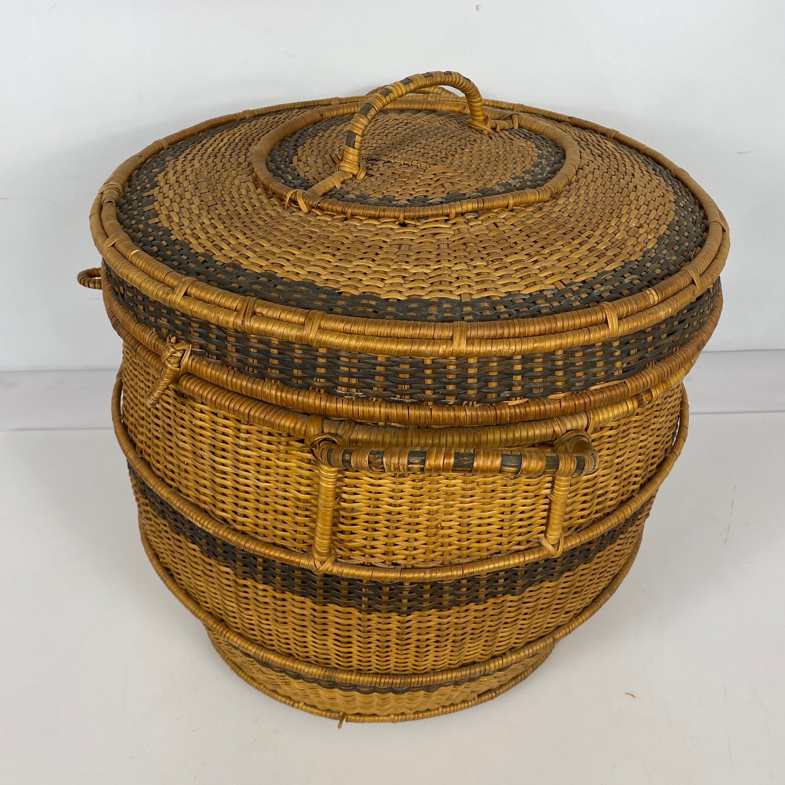 Large Round Patterned Wicker Basket w/ Handle Style #2