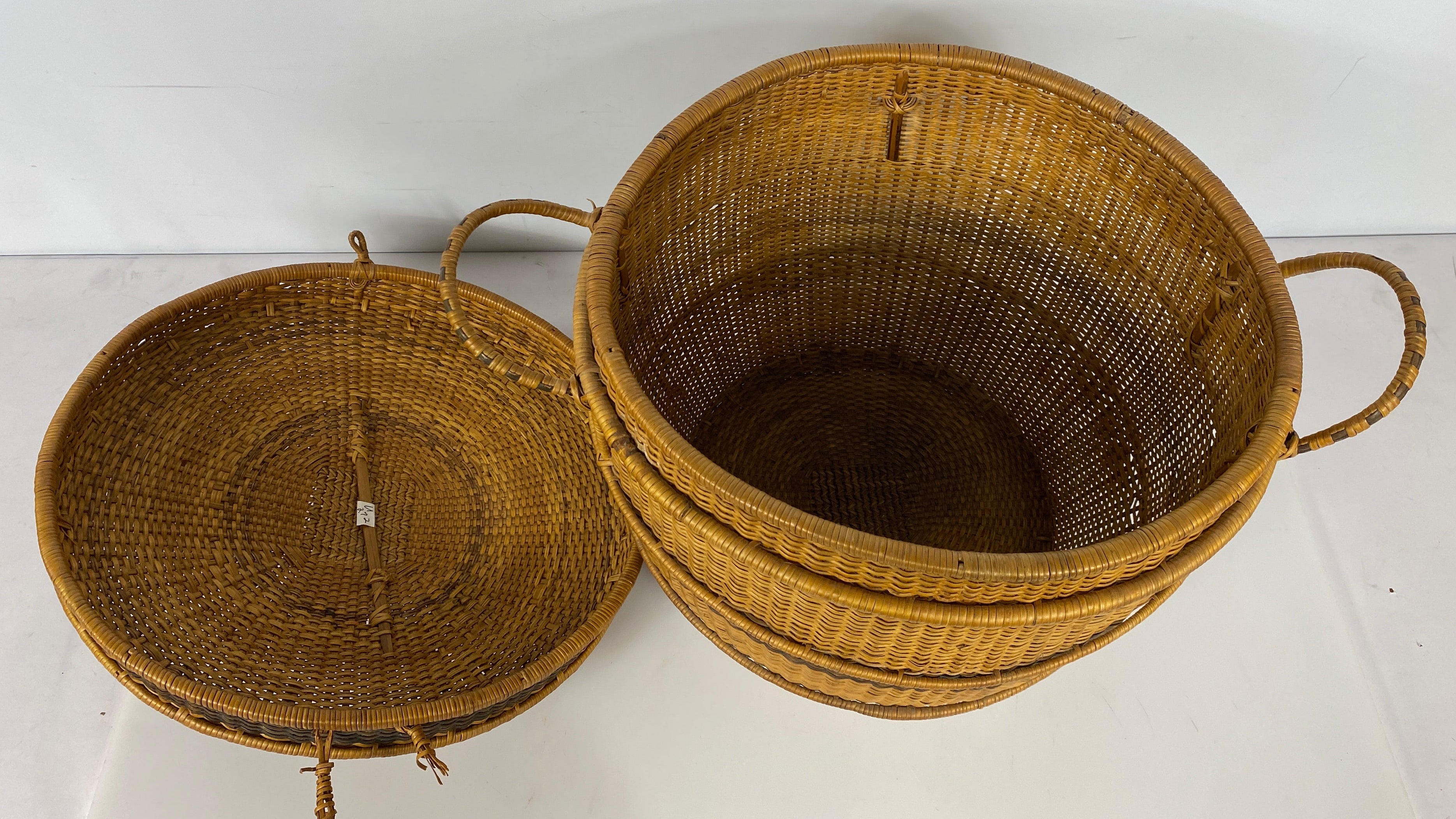 Large Round Patterned Wicker Basket w/ Handle Style #2