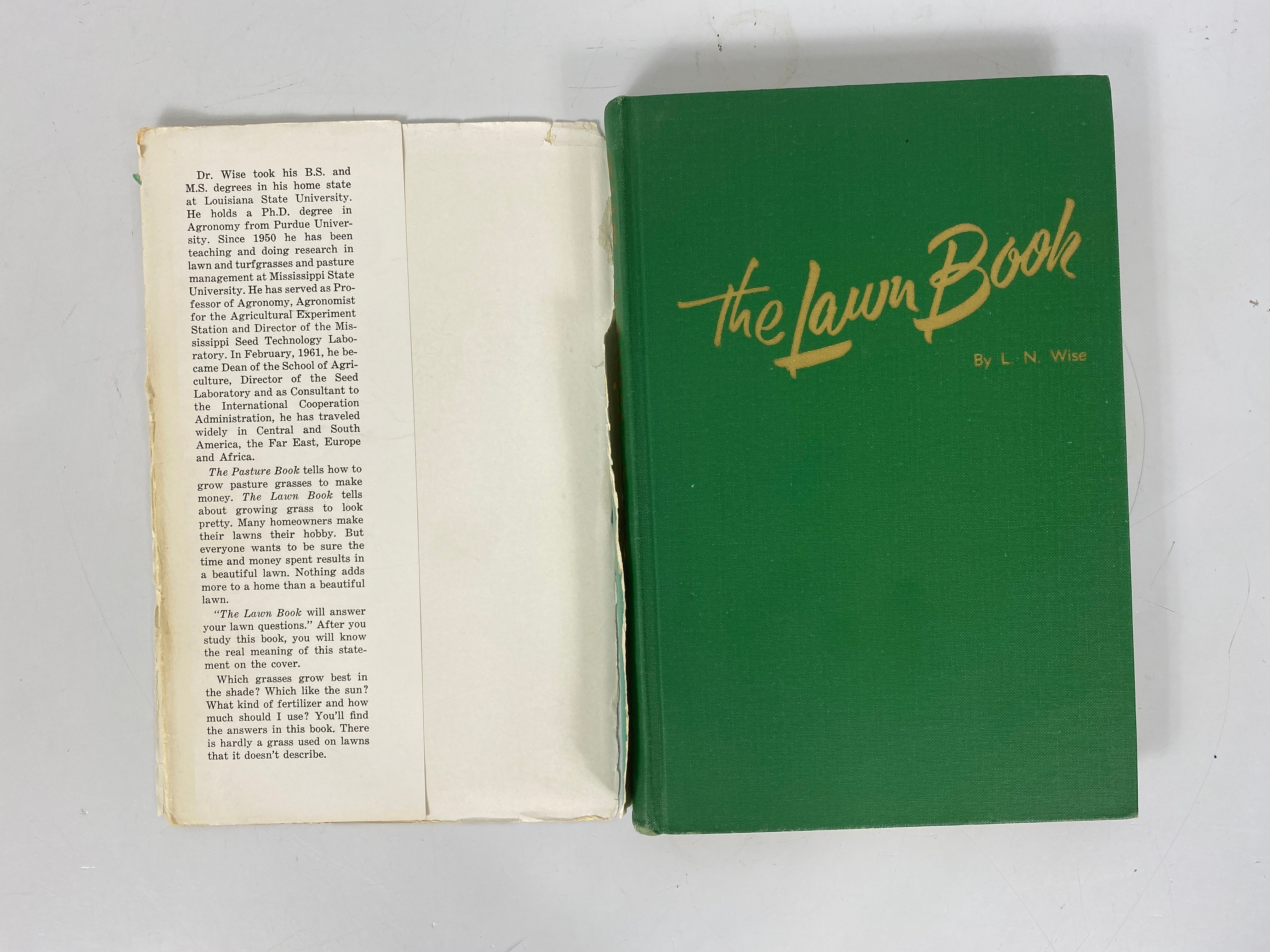 The Lawn Book by L.N. Wise 1961 Signed HC DJ