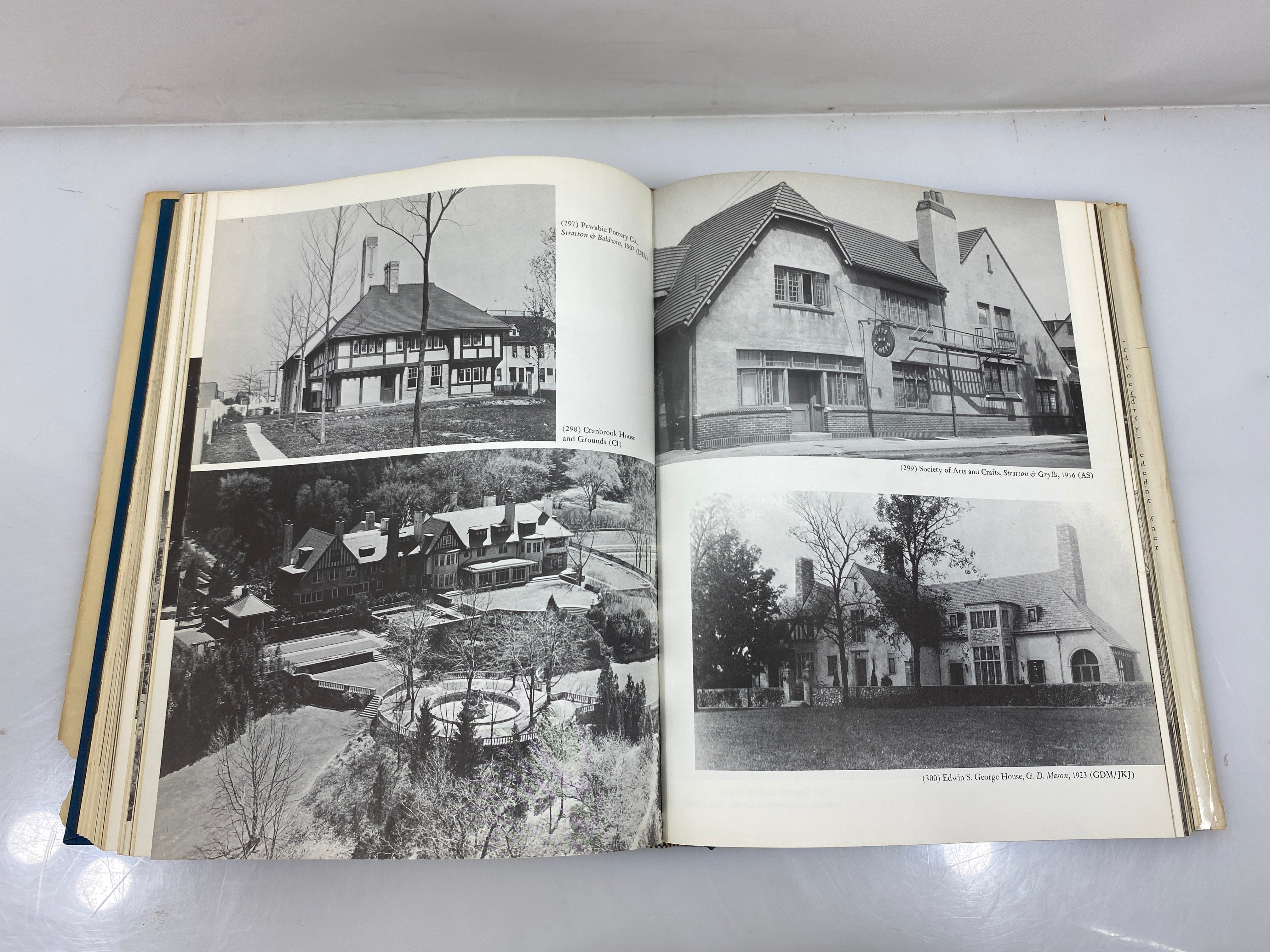 The Buildings of Detroit by Ferry Wayne State University Press 1968 HCDJ
