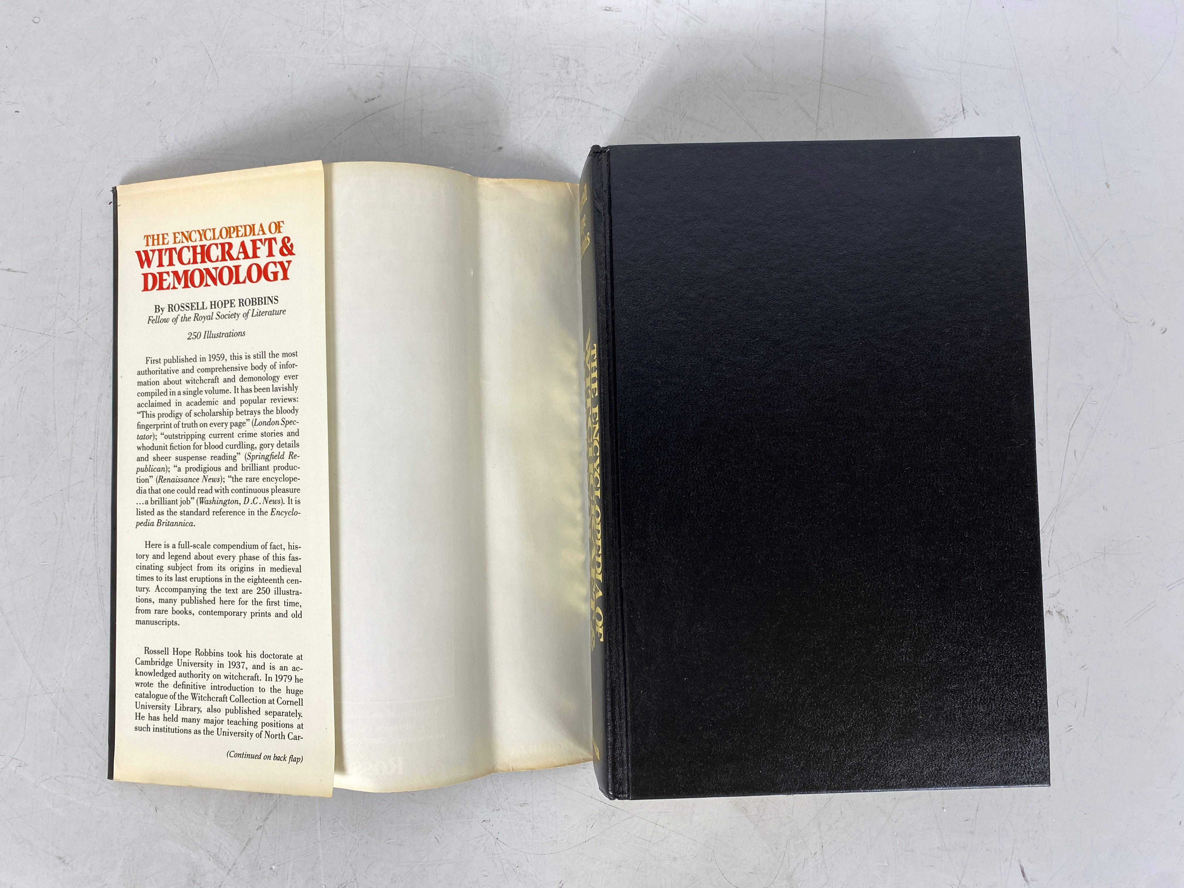 The Encyclopedia of Witchcraft & Demonology Rossell Hope Robbins 1981 Ed HCDJ