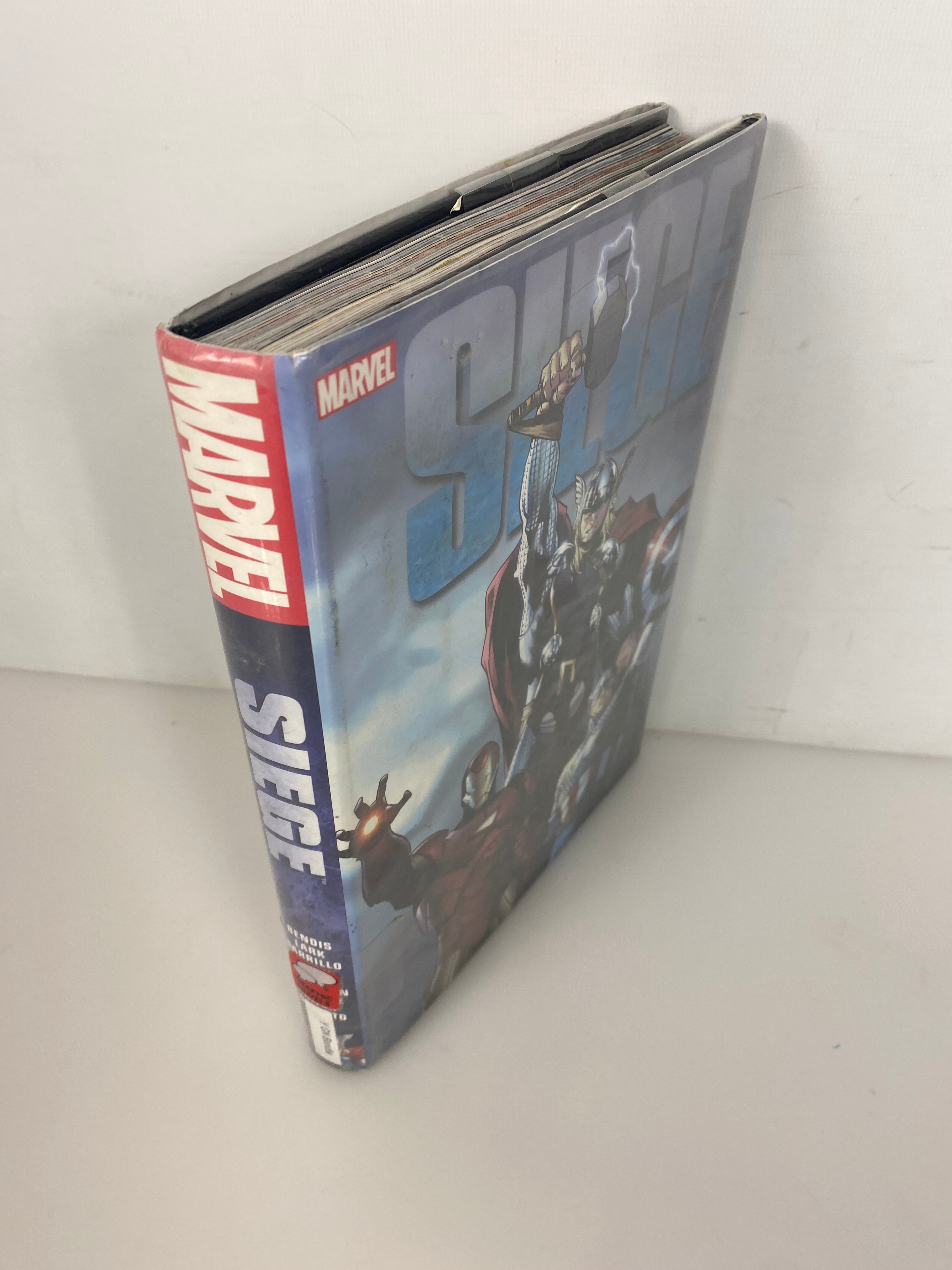 Siege Marvel Graphic Novel Brian Bendis 2011 HCDJ