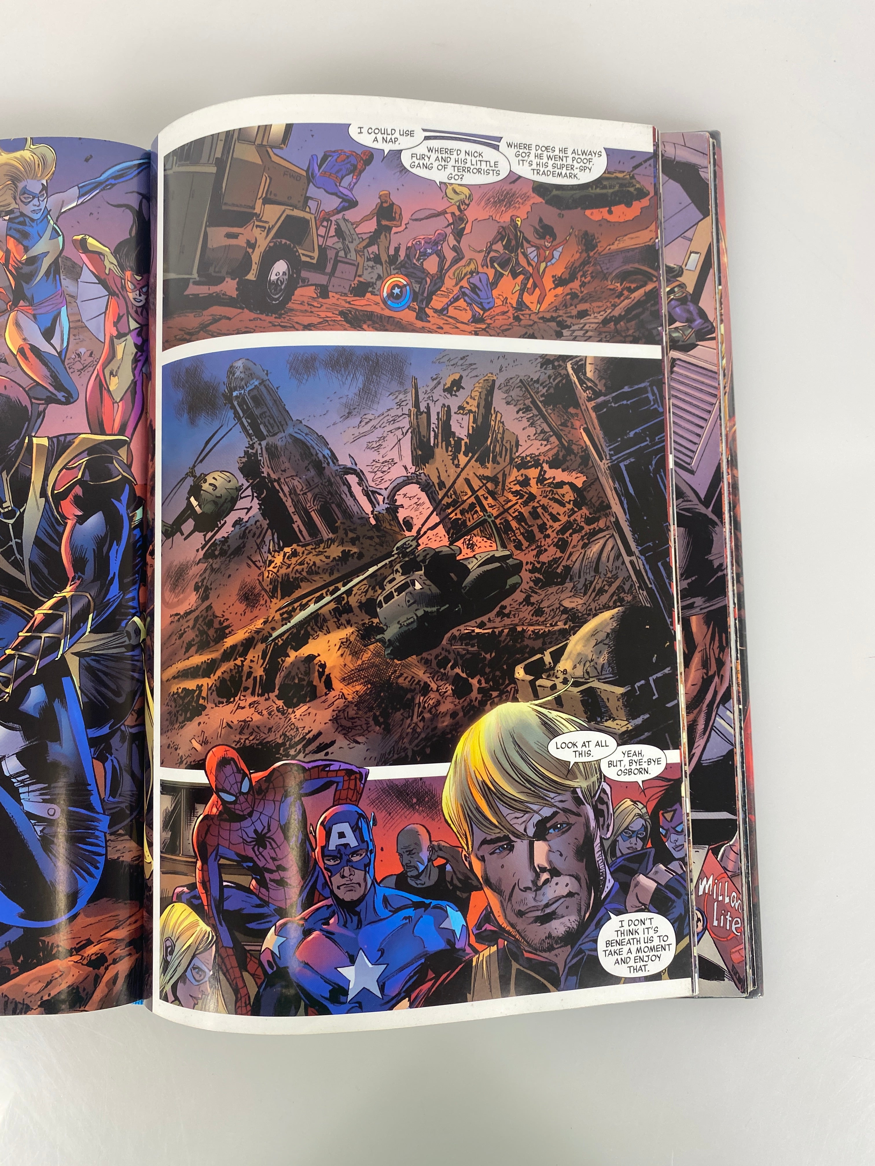 Siege Marvel Graphic Novel Brian Bendis 2011 HCDJ