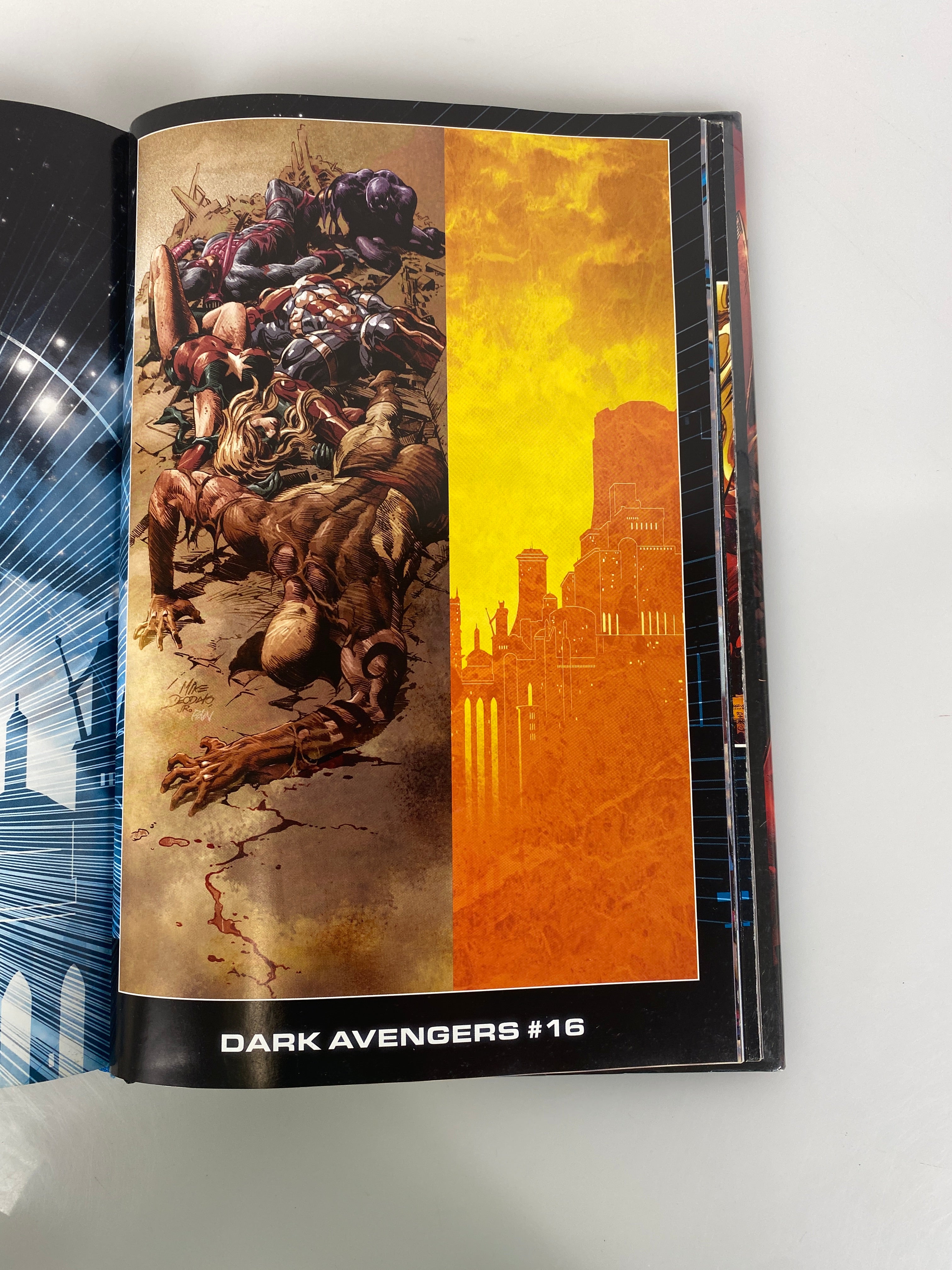 Siege Marvel Graphic Novel Brian Bendis 2011 HCDJ