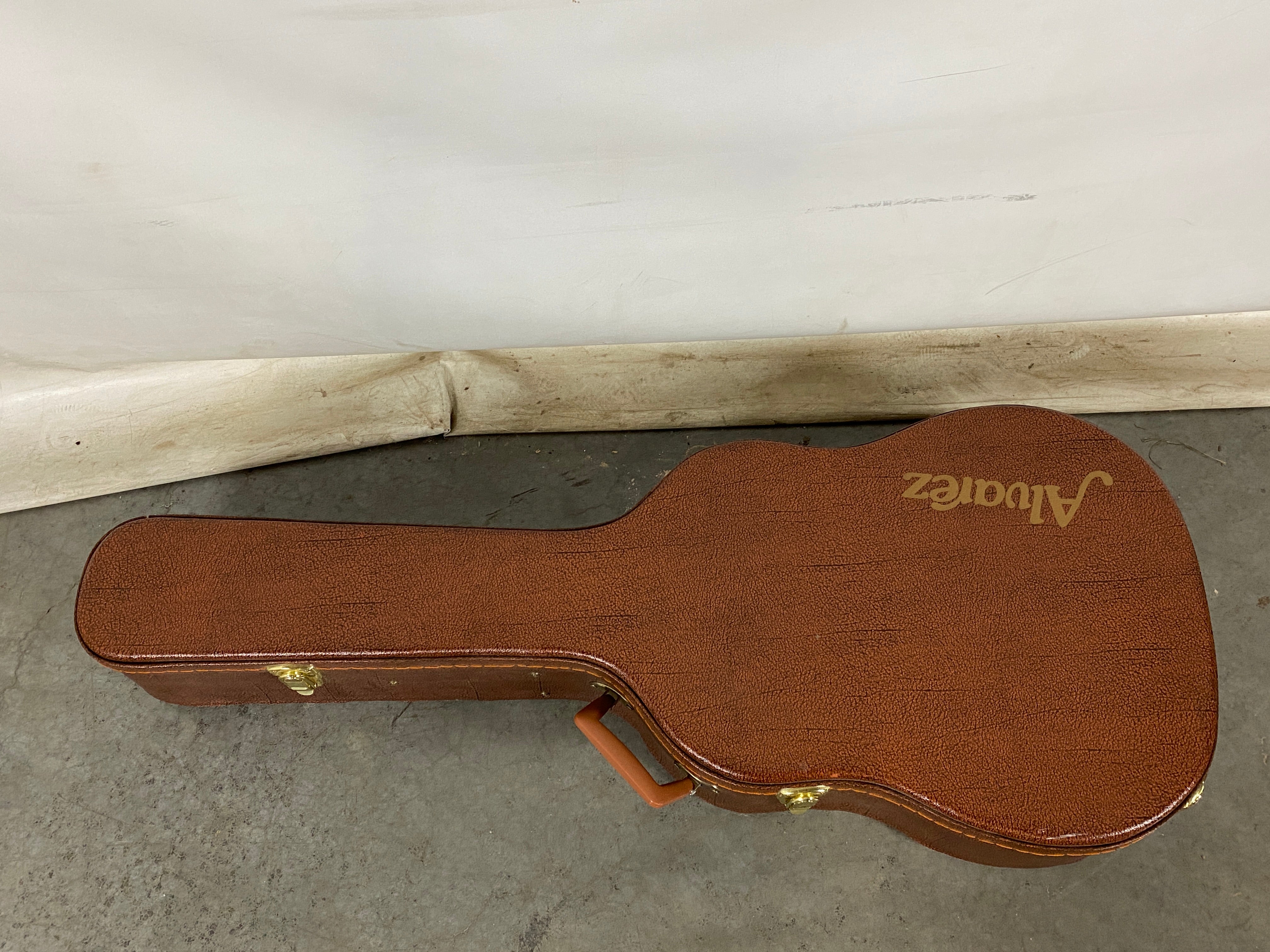 Alvarez Brown Vintage Acoustic Guitar Case