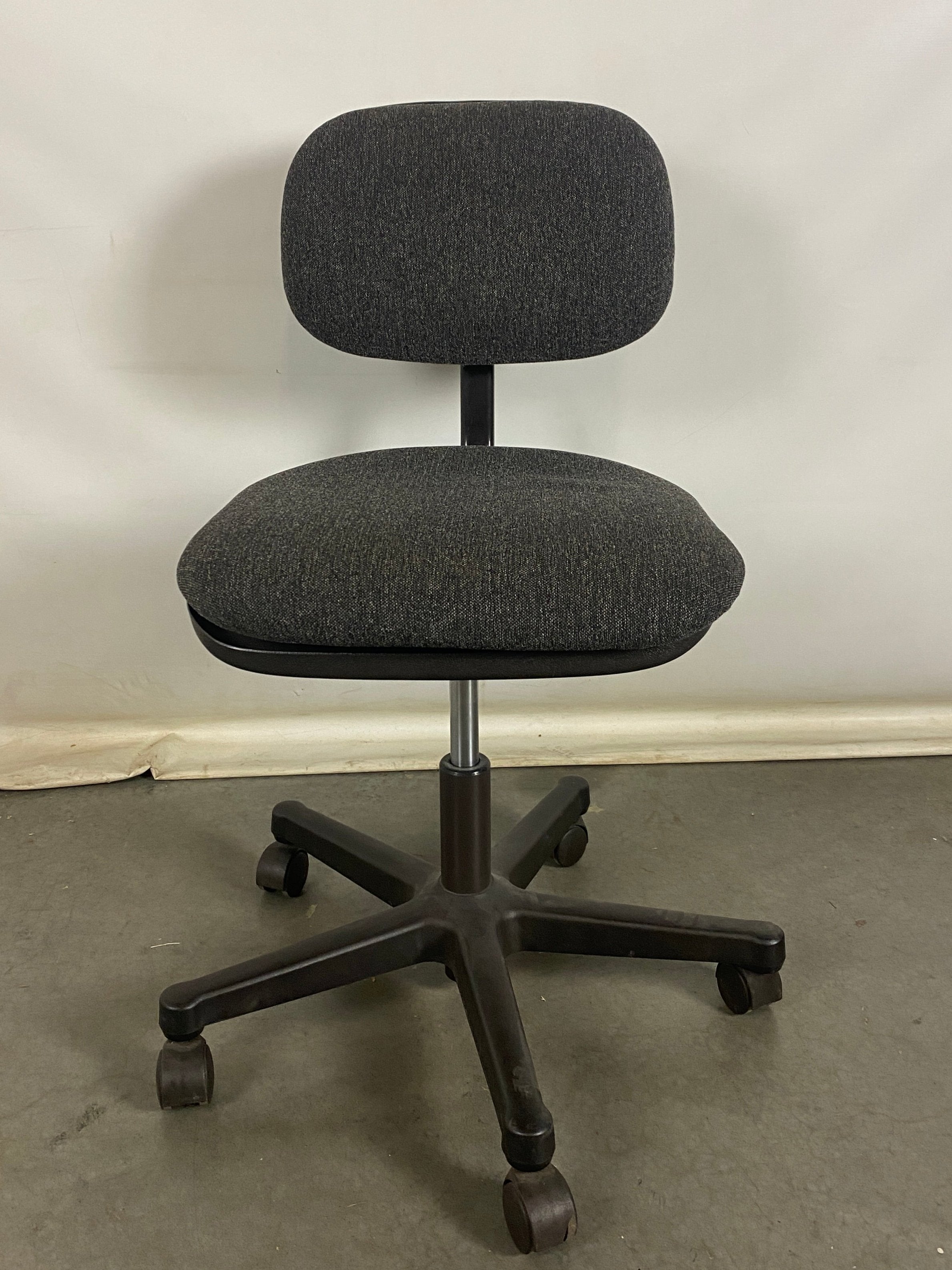 Acco Swivel/Rolling Chair with Adjustable Height #CA-28090