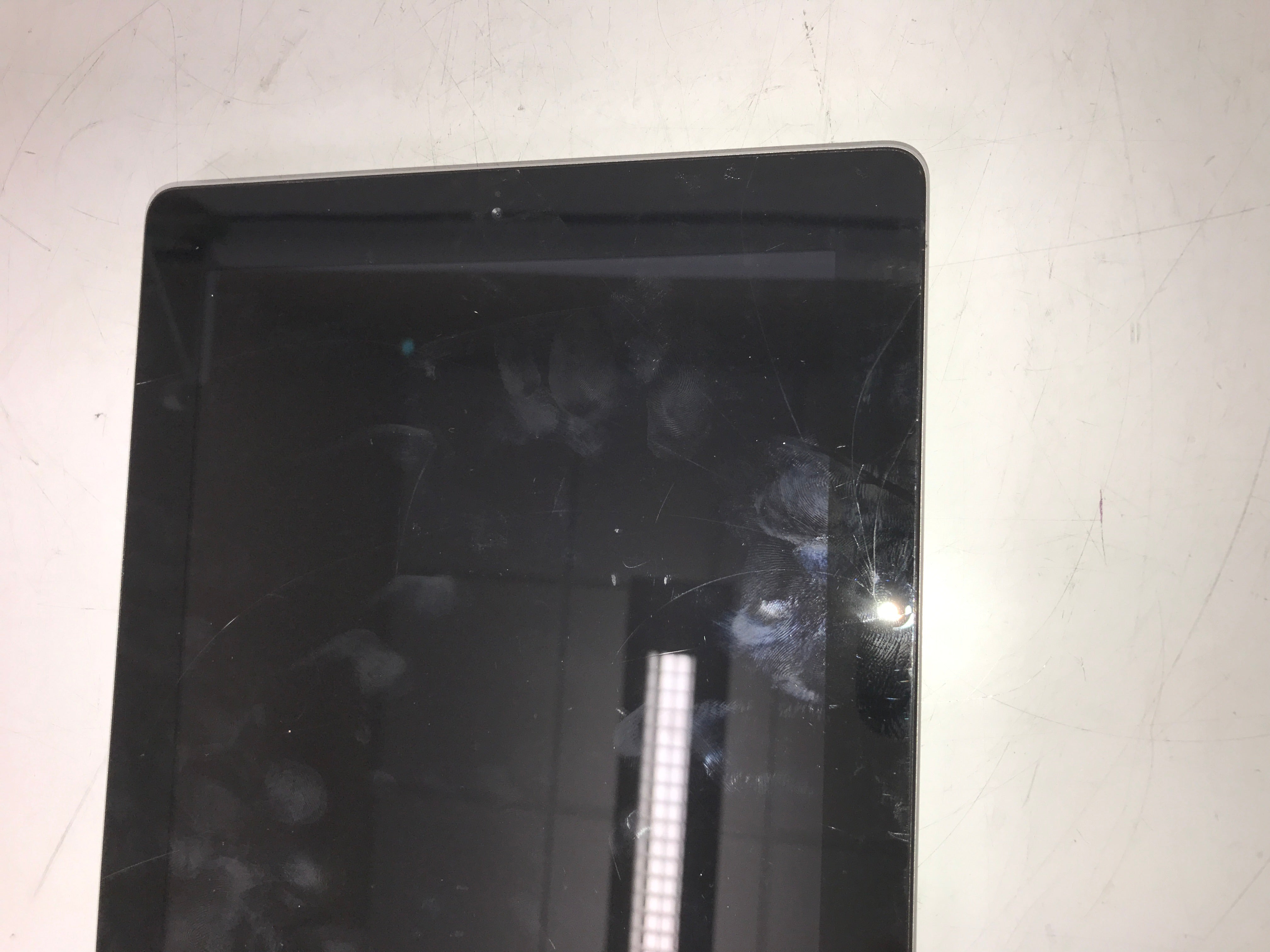 Apple A1416 Space Gray iPad 3rd Gen 32GB 9.7" WiFi Only - Cracked Display