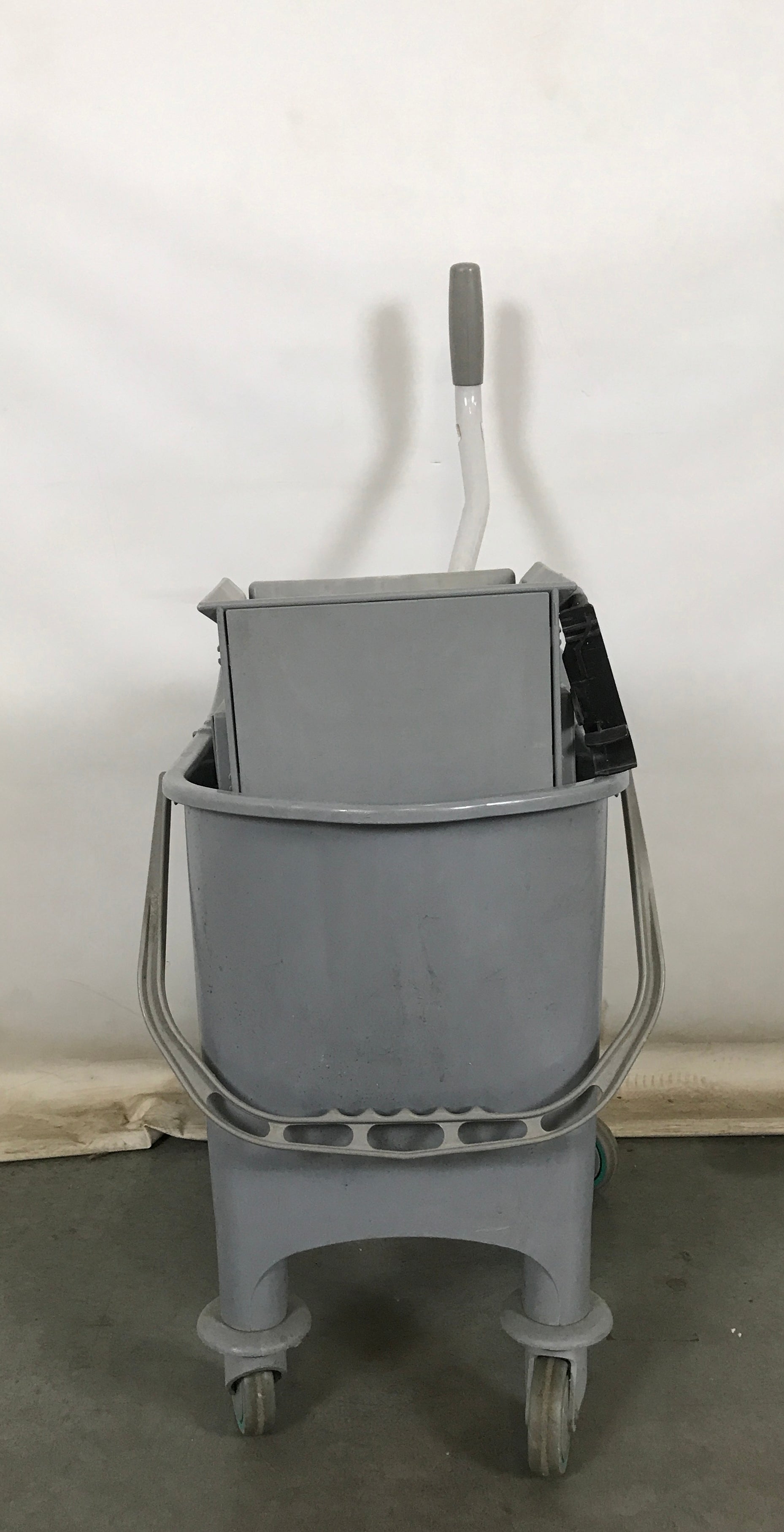 Unger Gray Custodial Mop Bucket